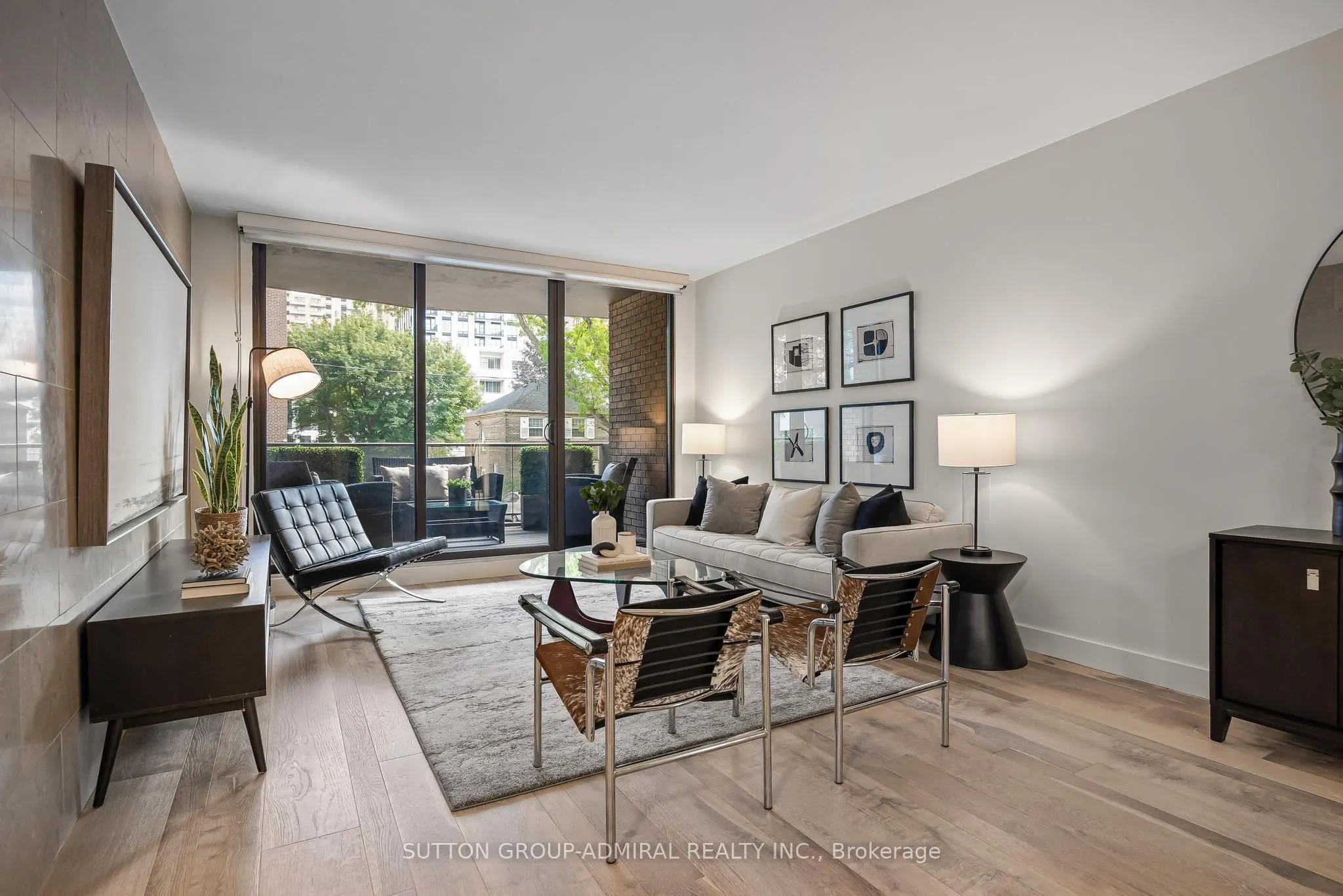 350 Lonsdale Road #206
