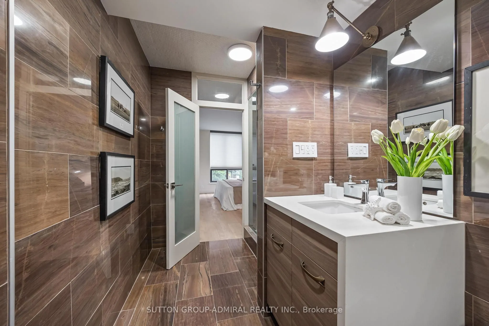 350 Lonsdale Road #206