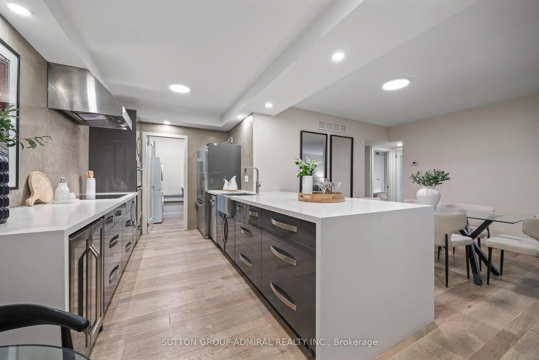 350 Lonsdale Road #206