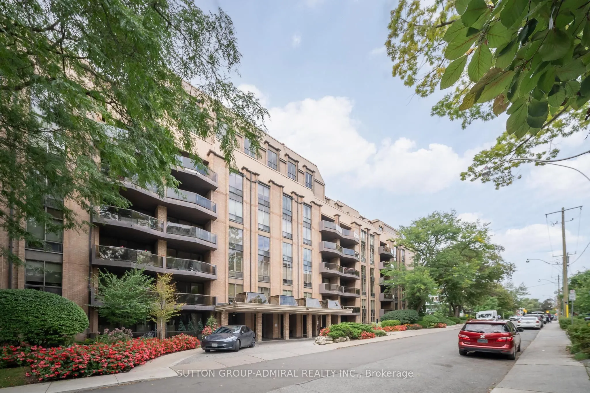350 Lonsdale Road #206