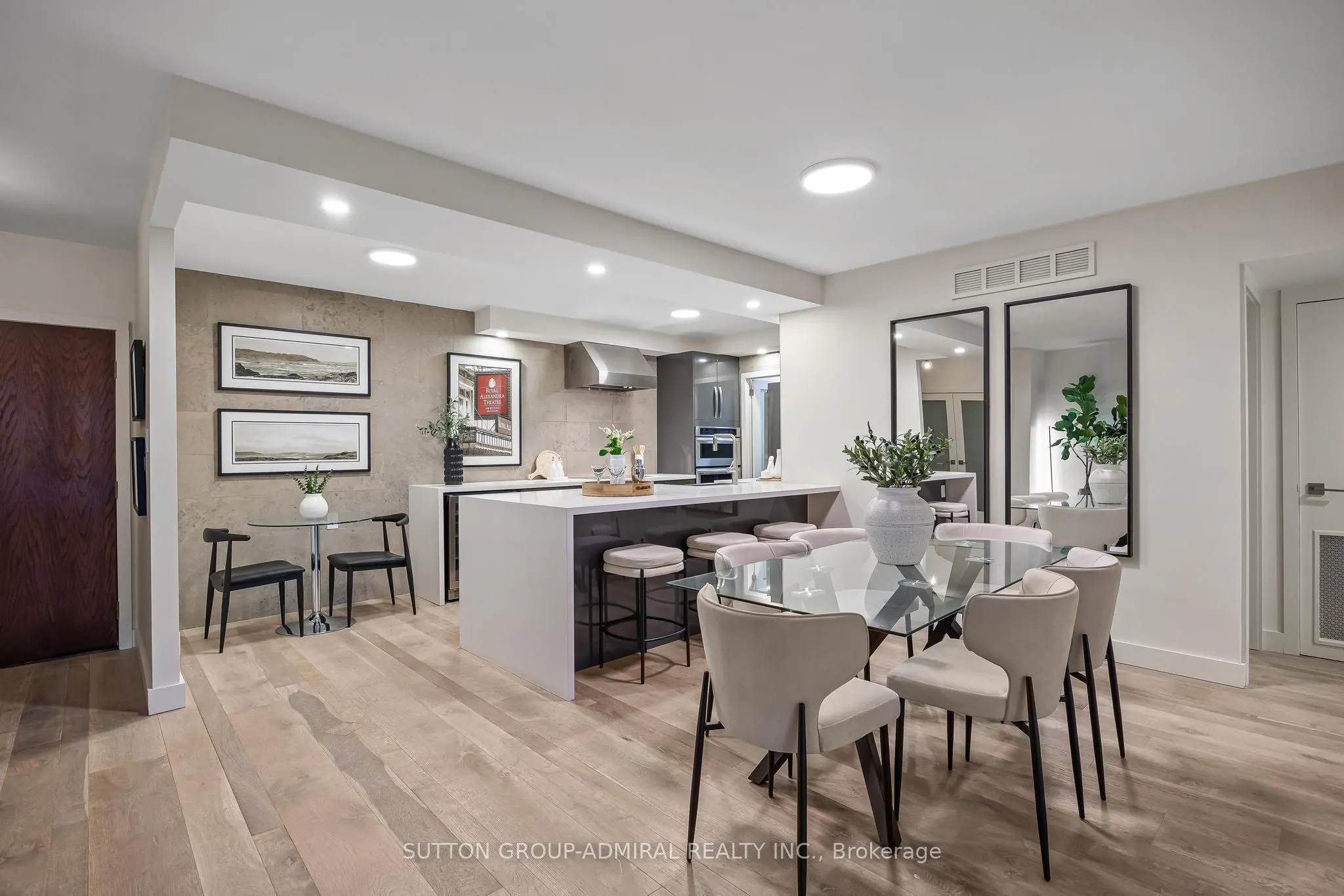 350 Lonsdale Road #206