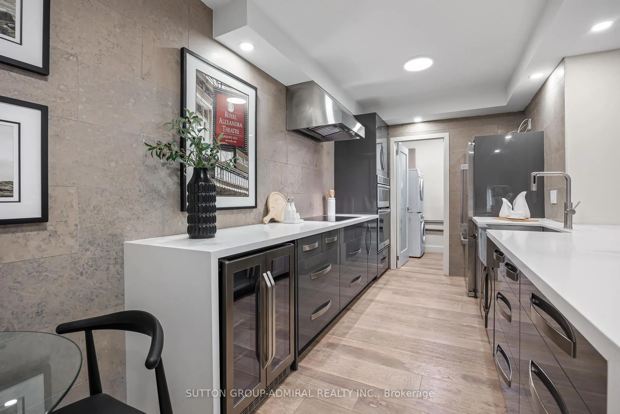 350 Lonsdale Road #206
