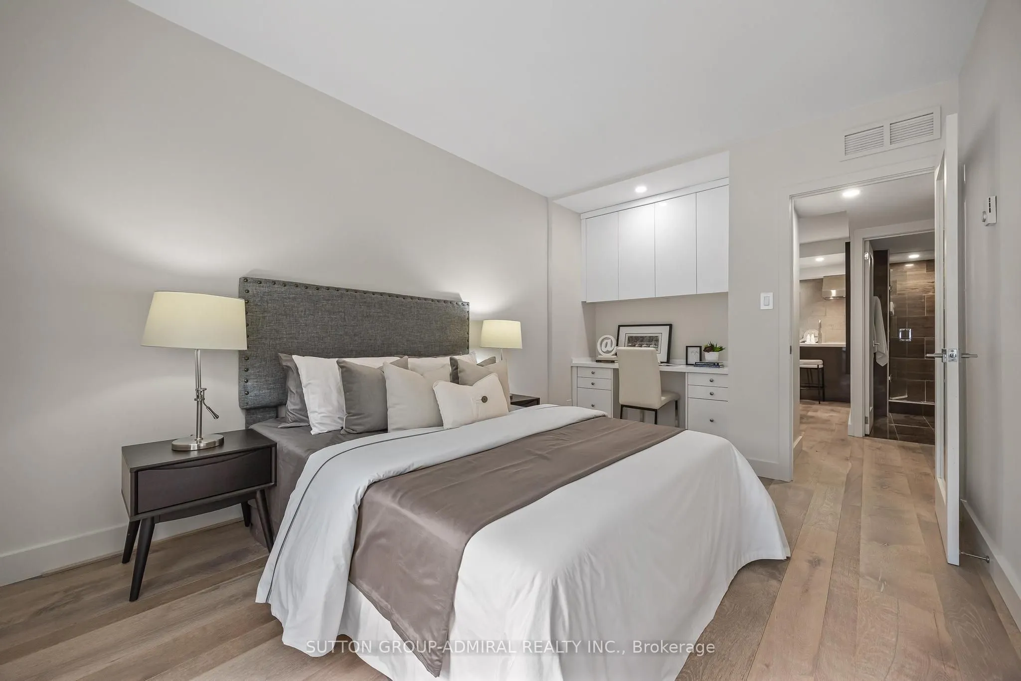 350 Lonsdale Road #206