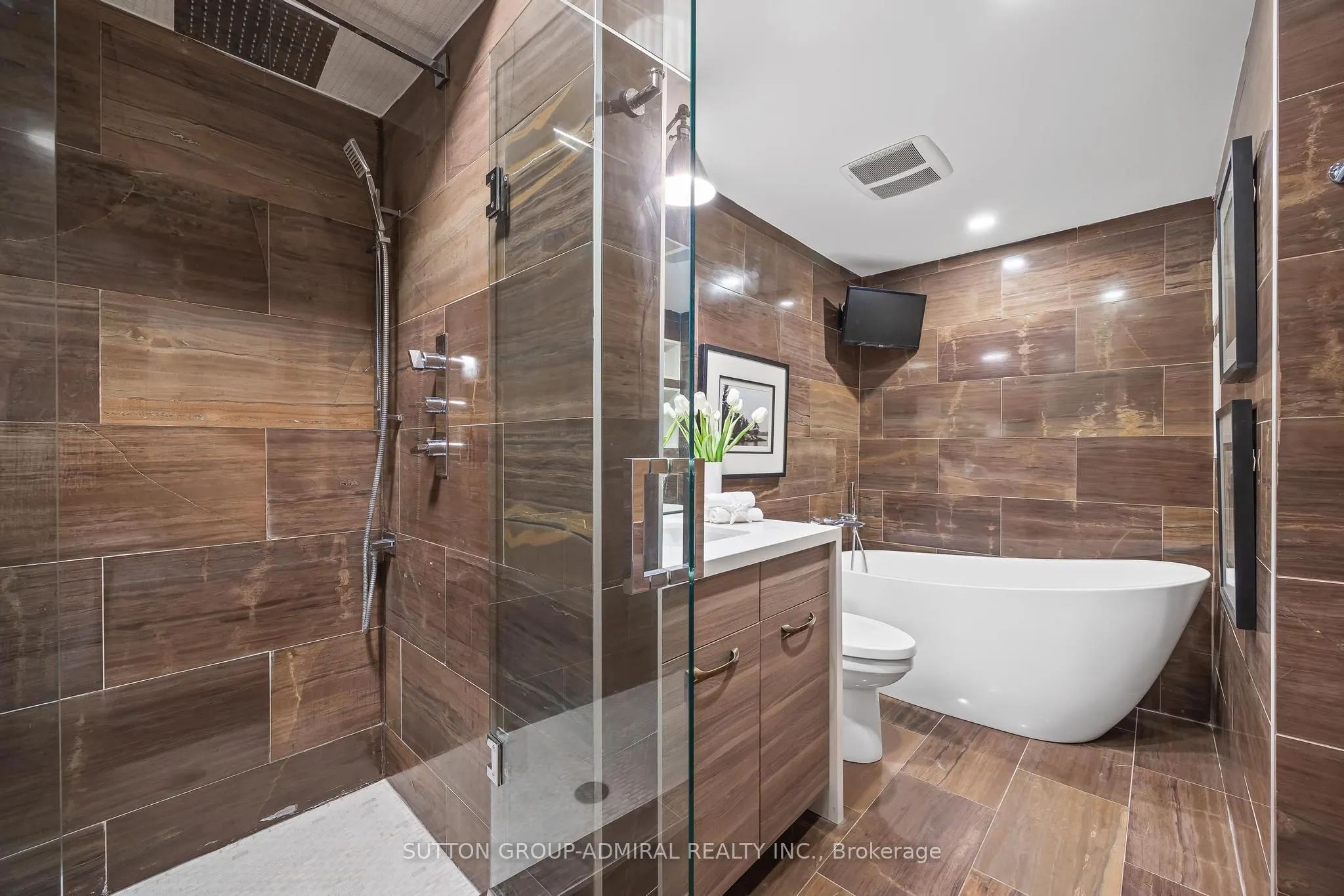 350 Lonsdale Road #206