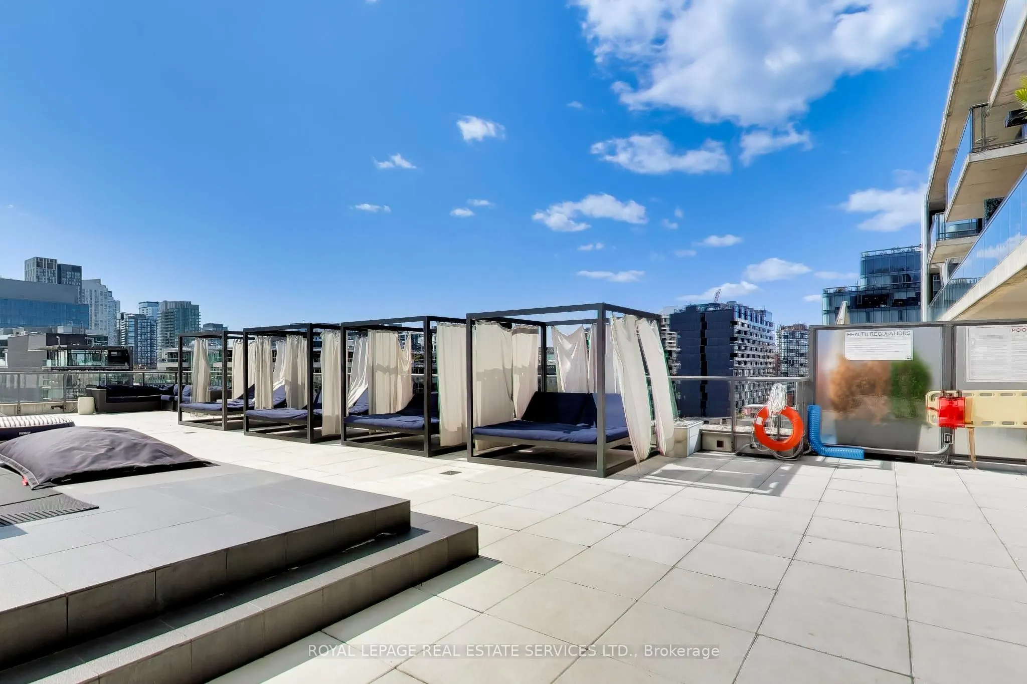 560 King Street W #626