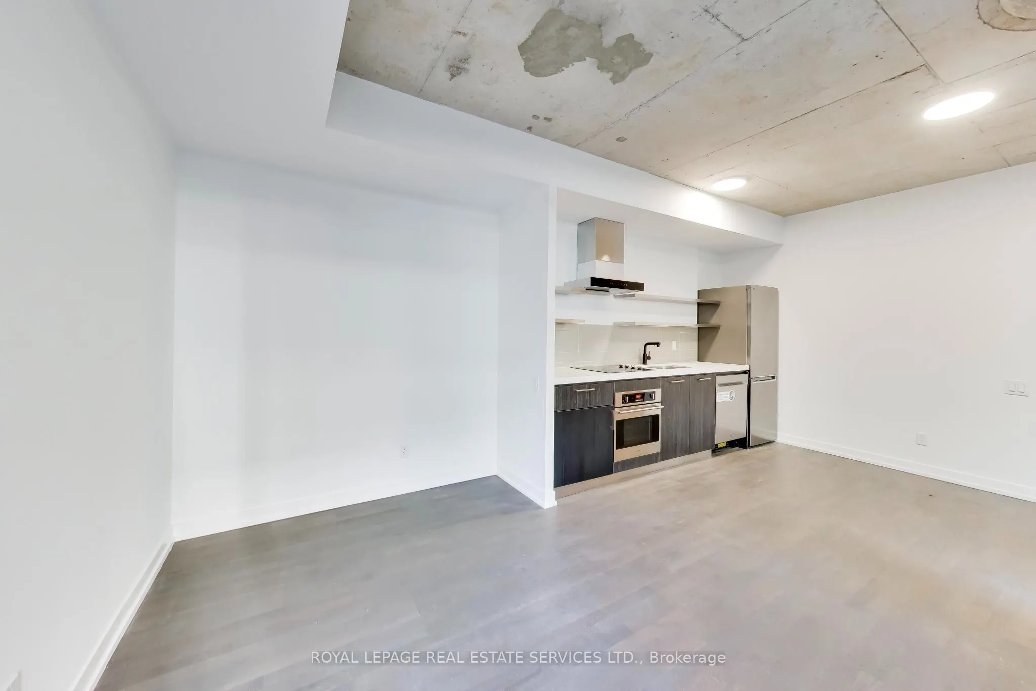 560 King Street W #626