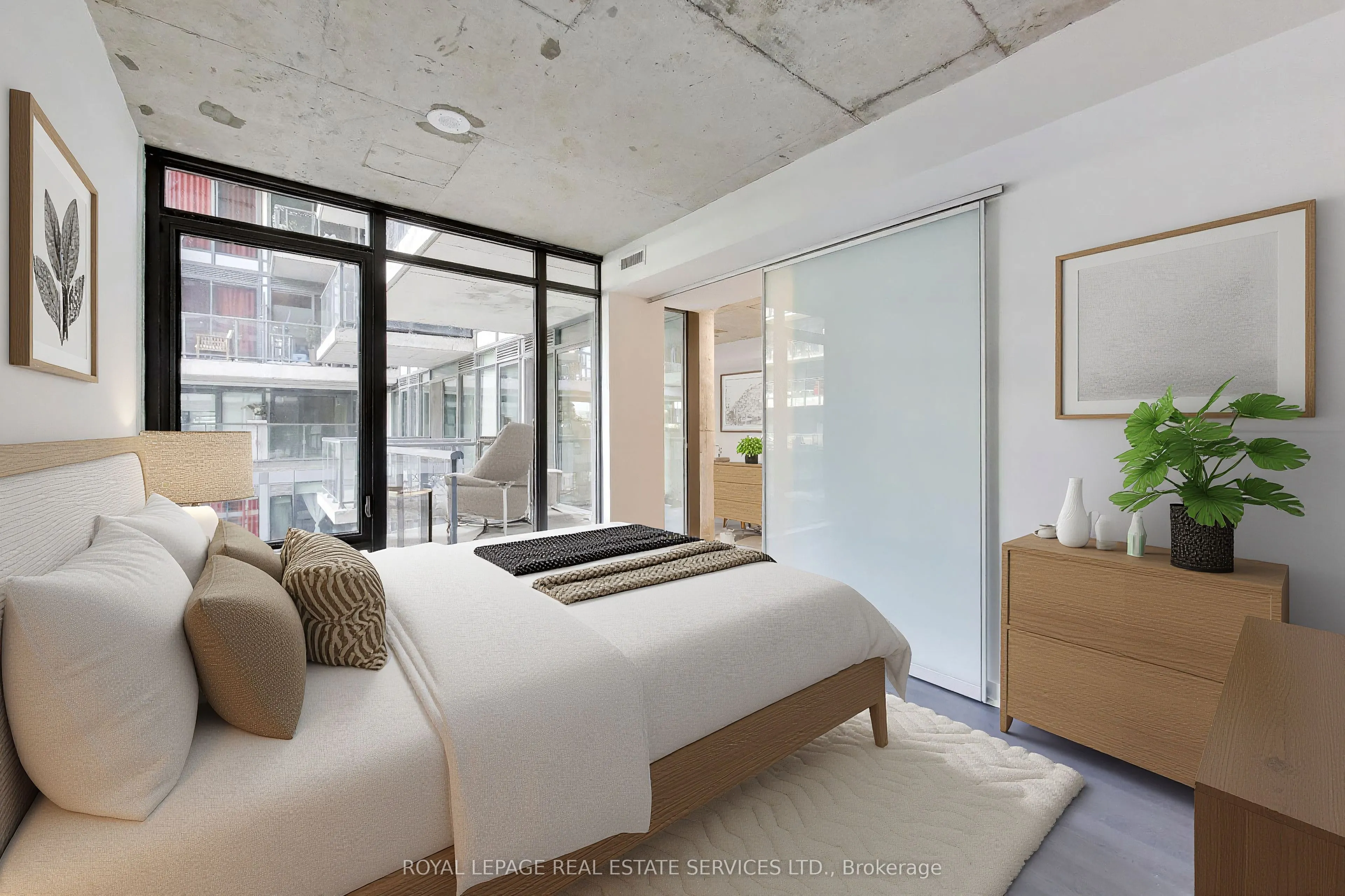 560 King Street W #626