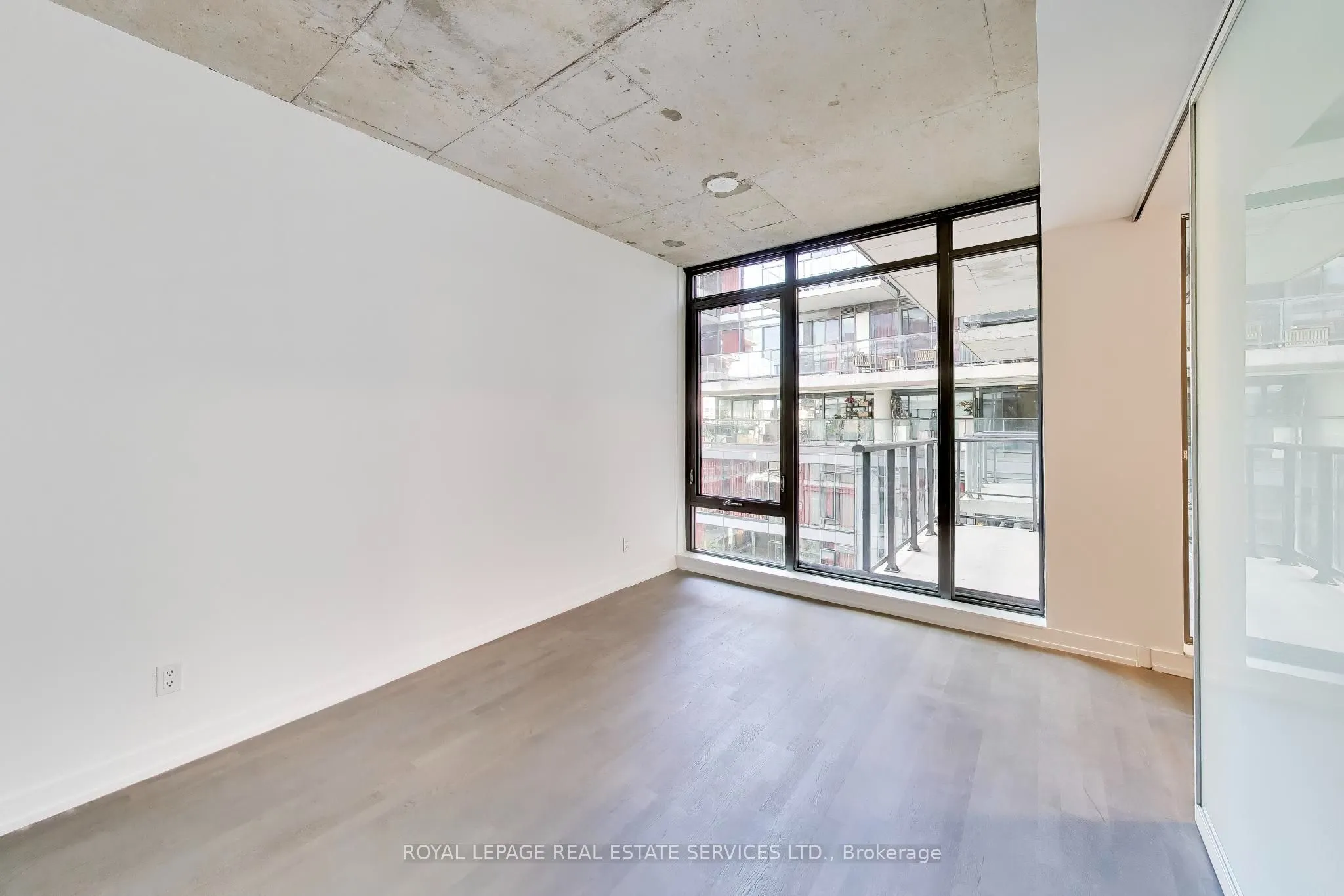 560 King Street W #626