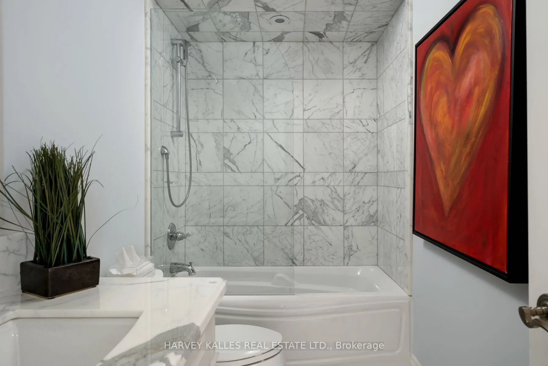 319 Lonsdale Road #2D