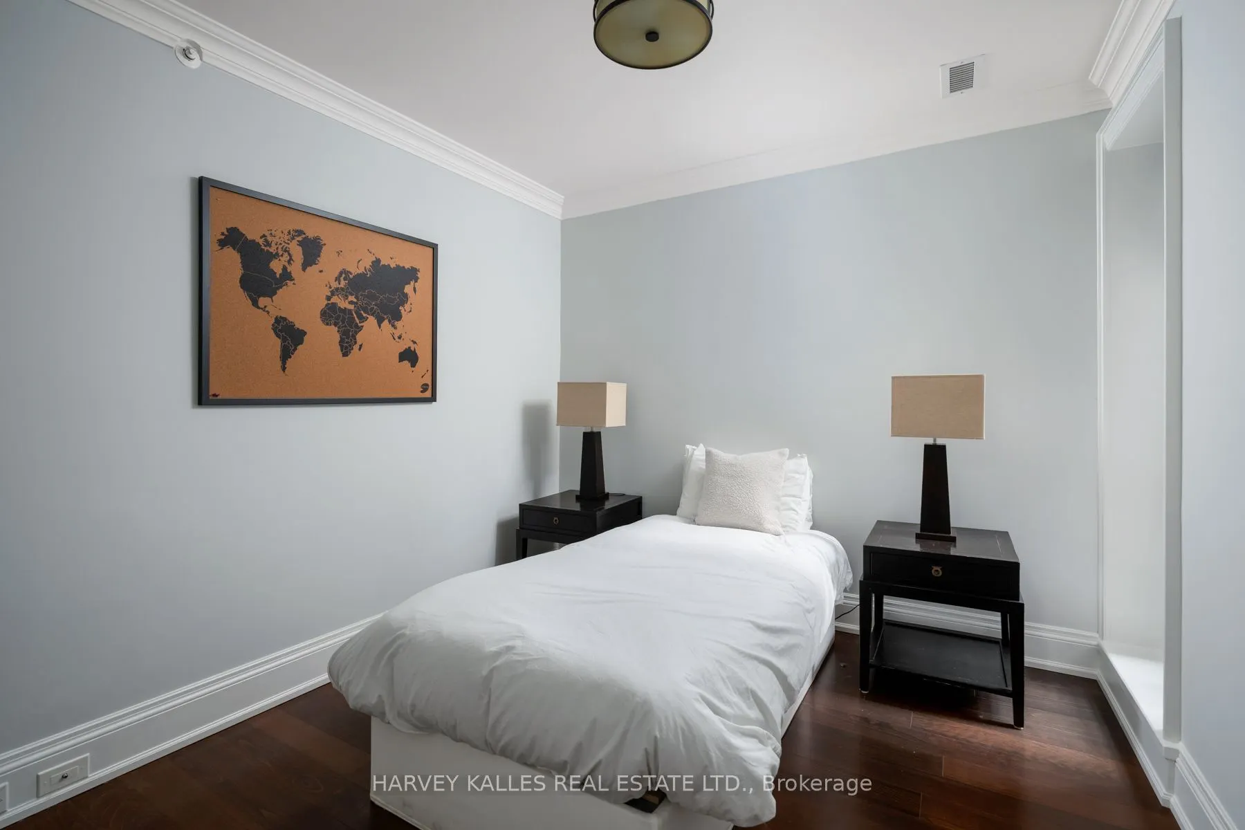 319 Lonsdale Road #2D