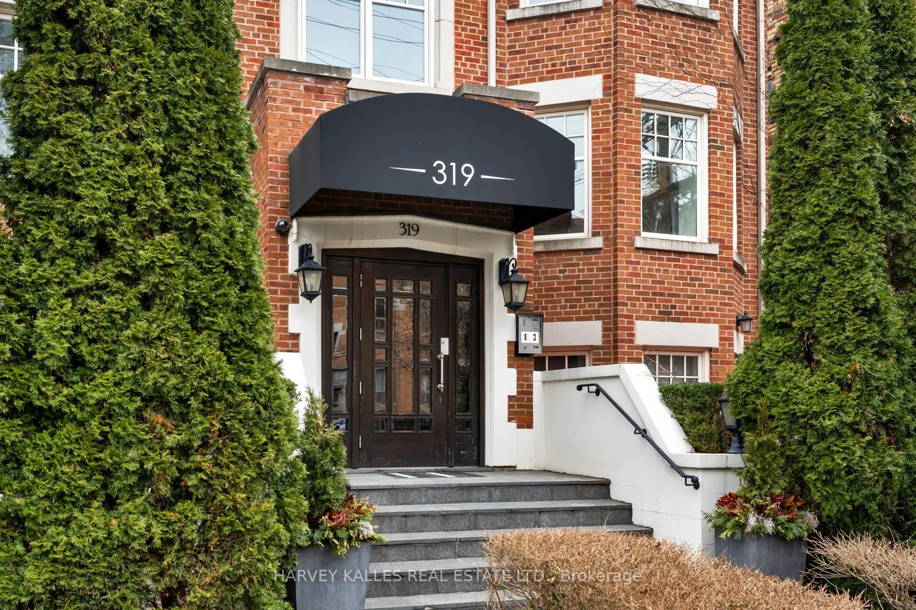 319 Lonsdale Road #2D