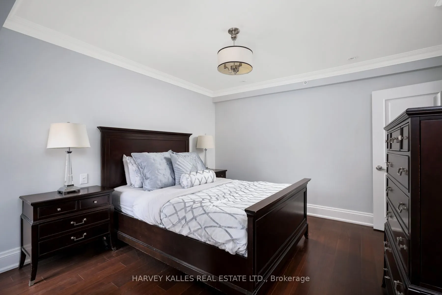 319 Lonsdale Road #2D