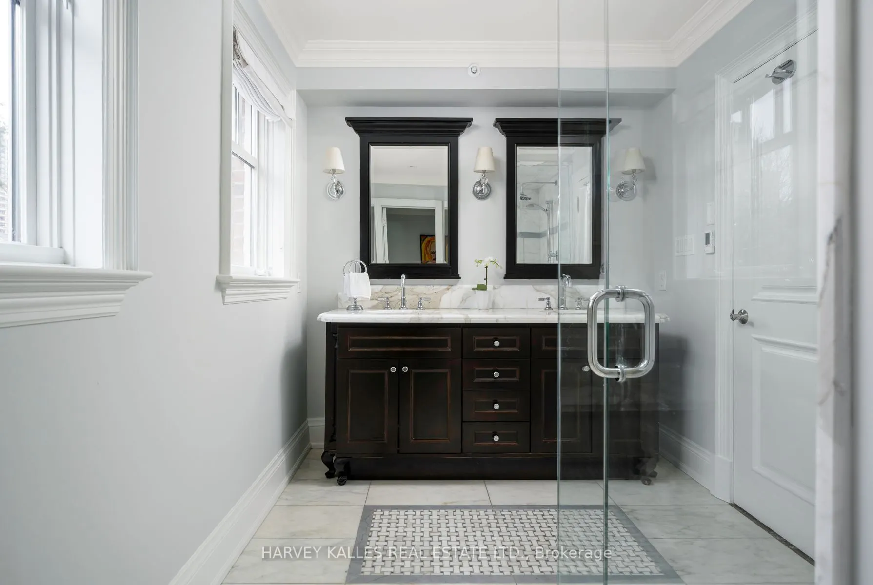 319 Lonsdale Road #2D