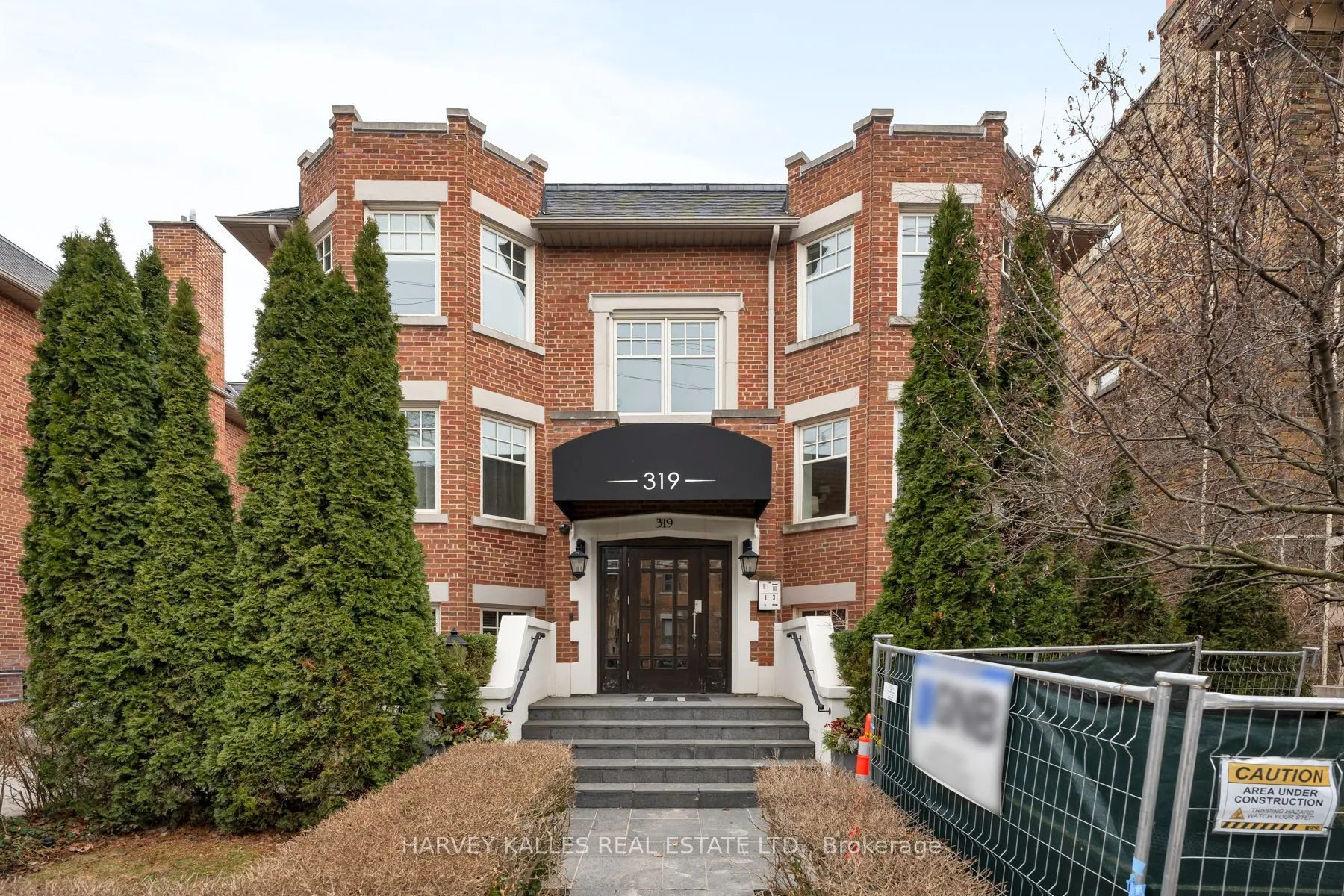 319 Lonsdale Road #2D