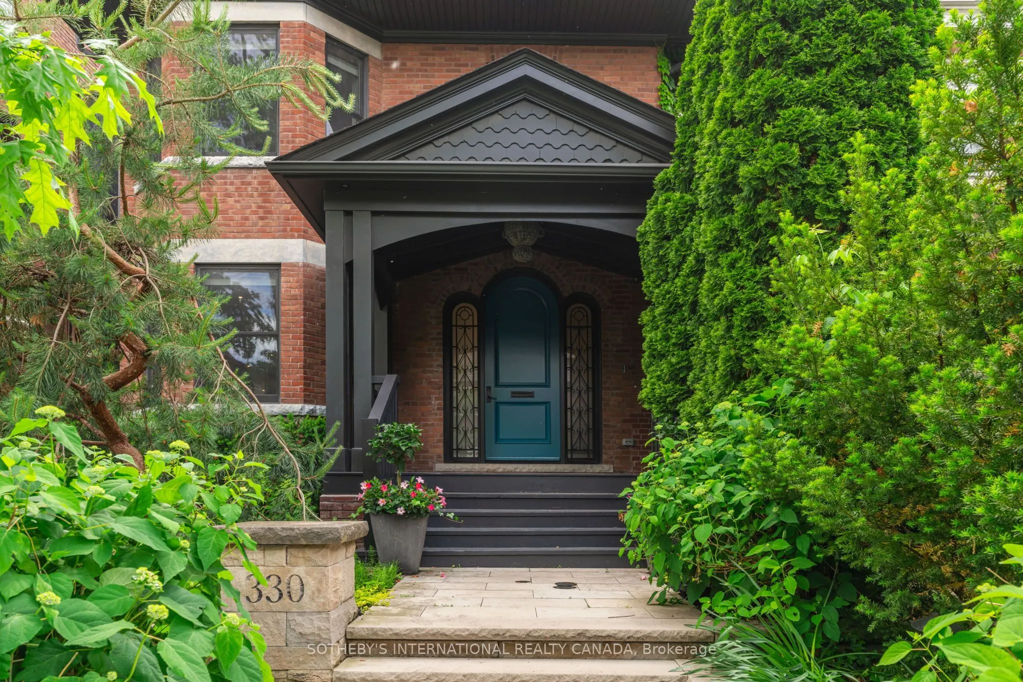 330 Palmerston Boulevard