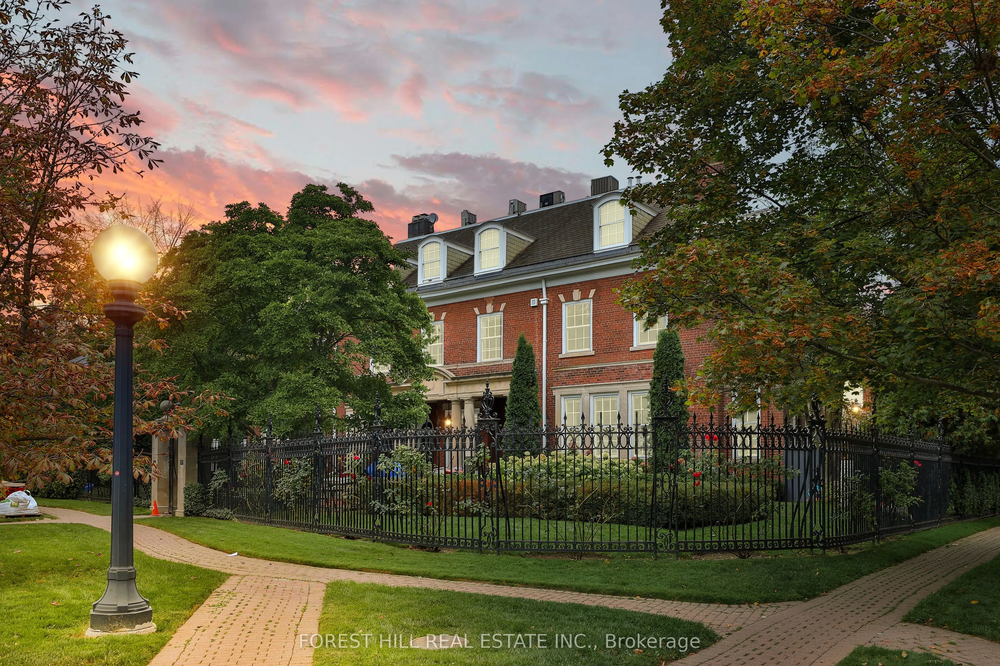 1 Chestnut Park #PH