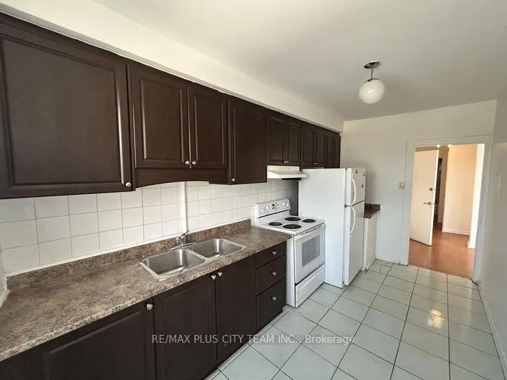 3432 Bathurst Street #1