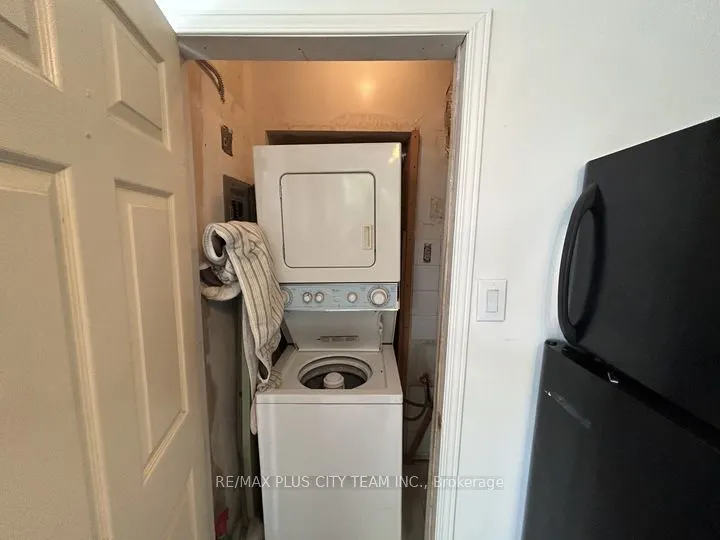 3432 Bathurst Street #2