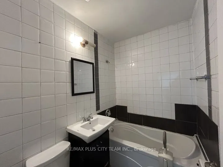 3432 Bathurst Street #2