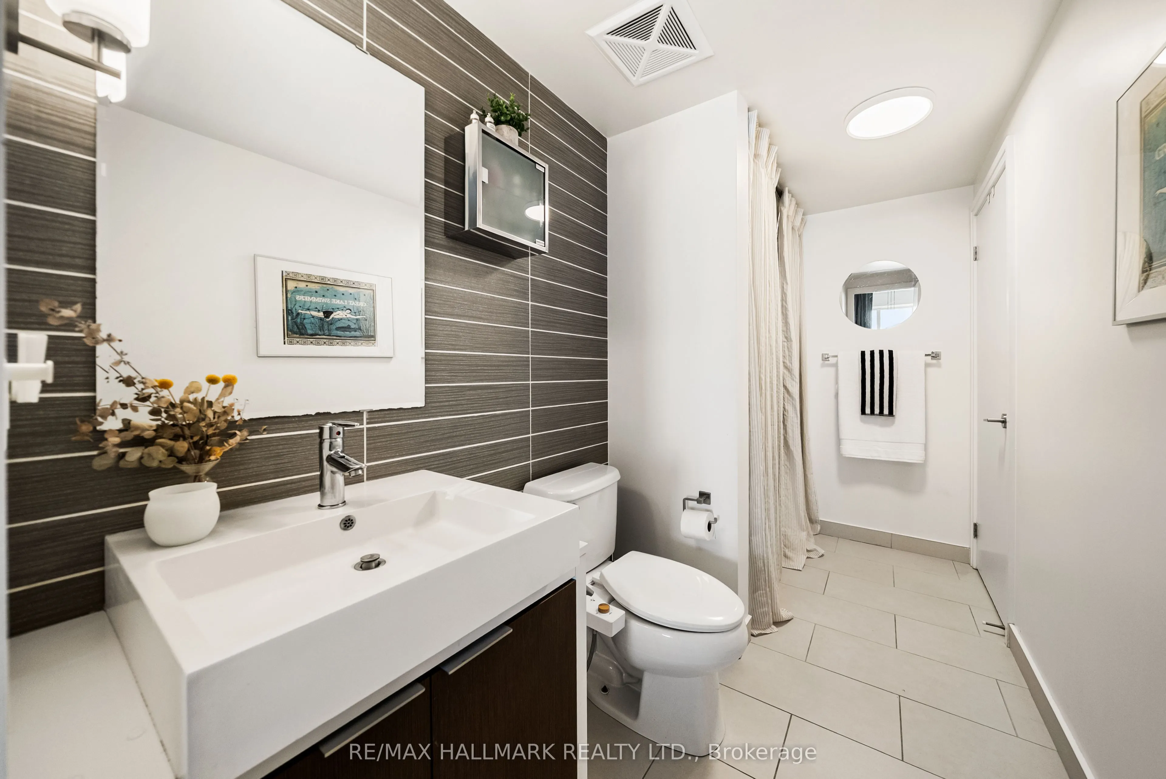 5 Hanna Avenue #617