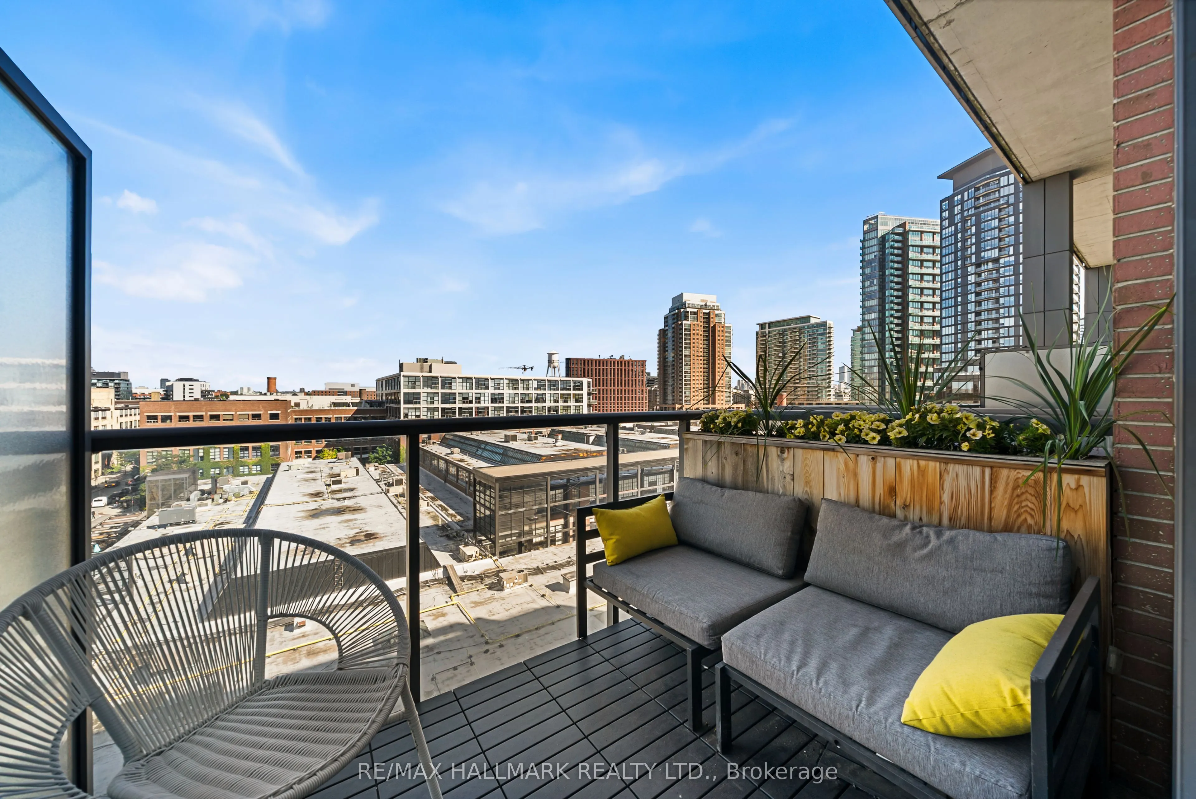 5 Hanna Avenue #617