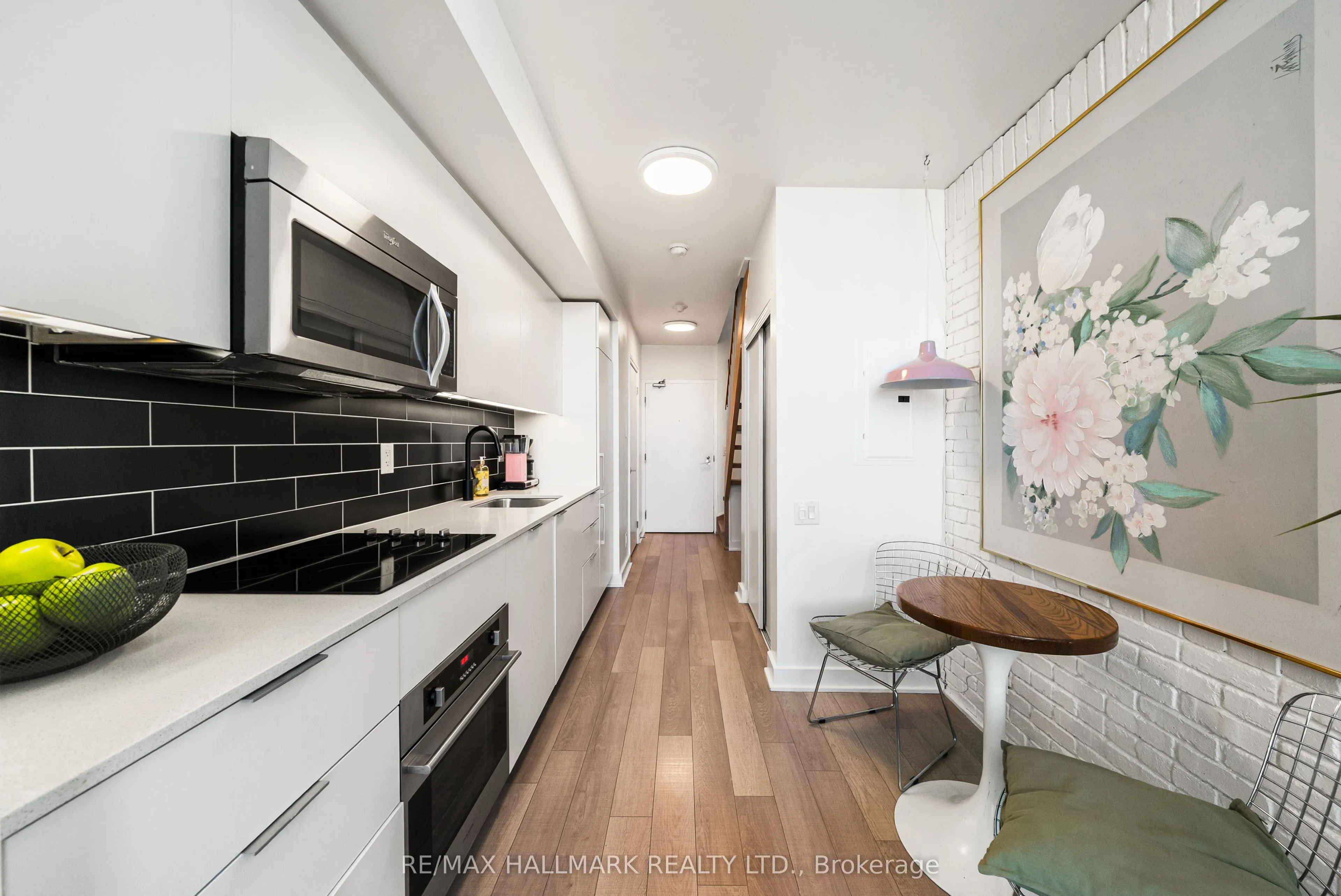 5 Hanna Avenue #617
