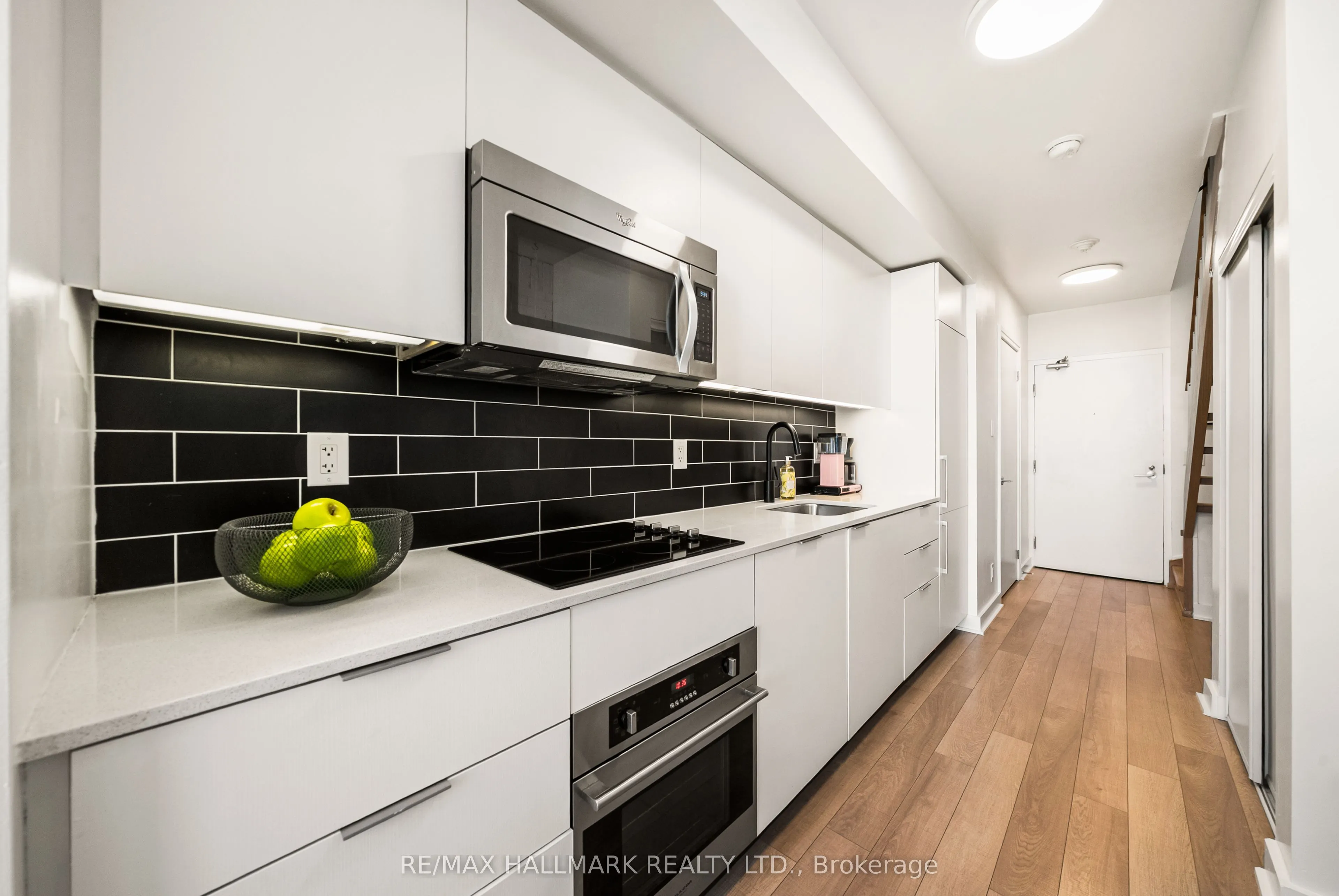 5 Hanna Avenue #617