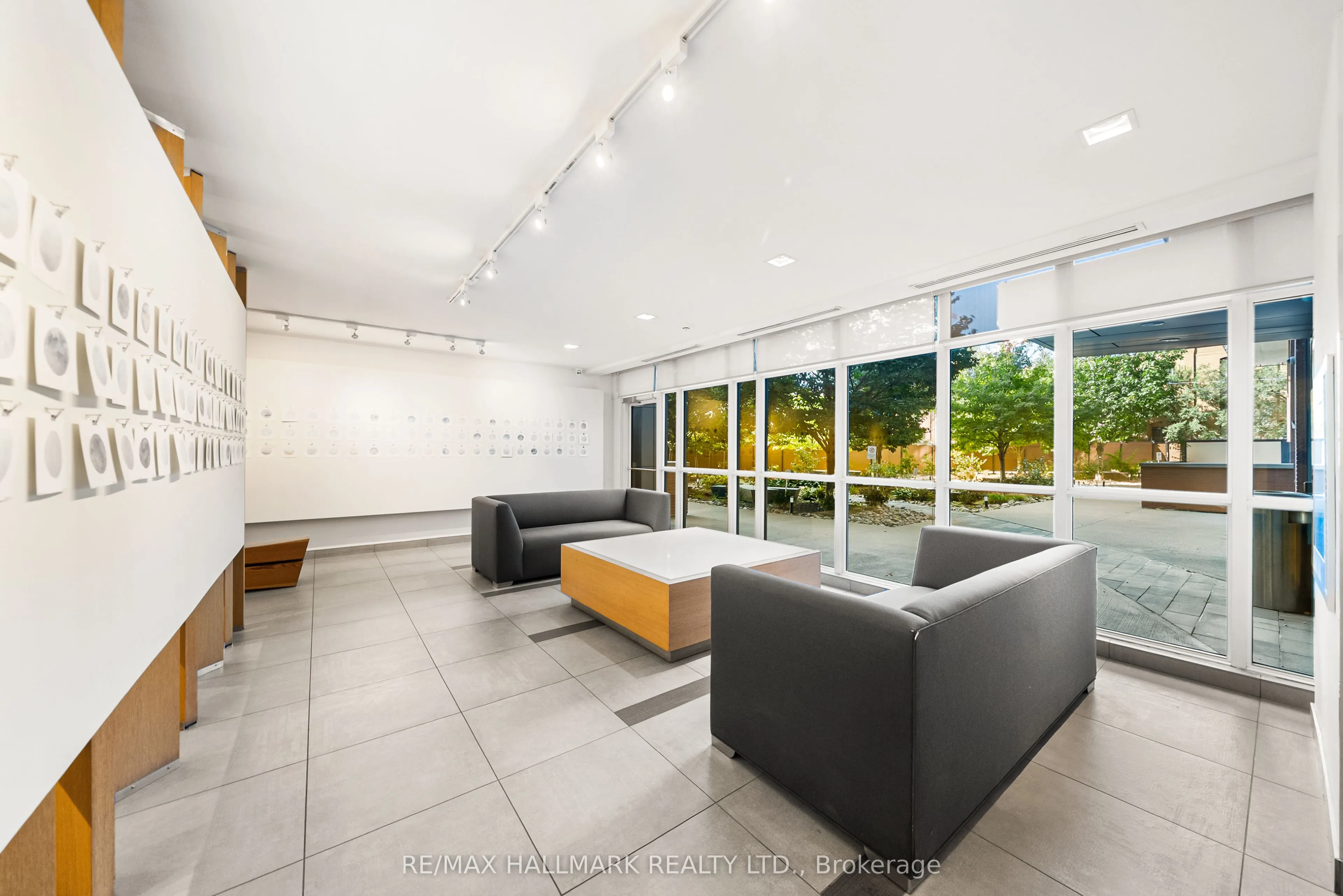 5 Hanna Avenue #617