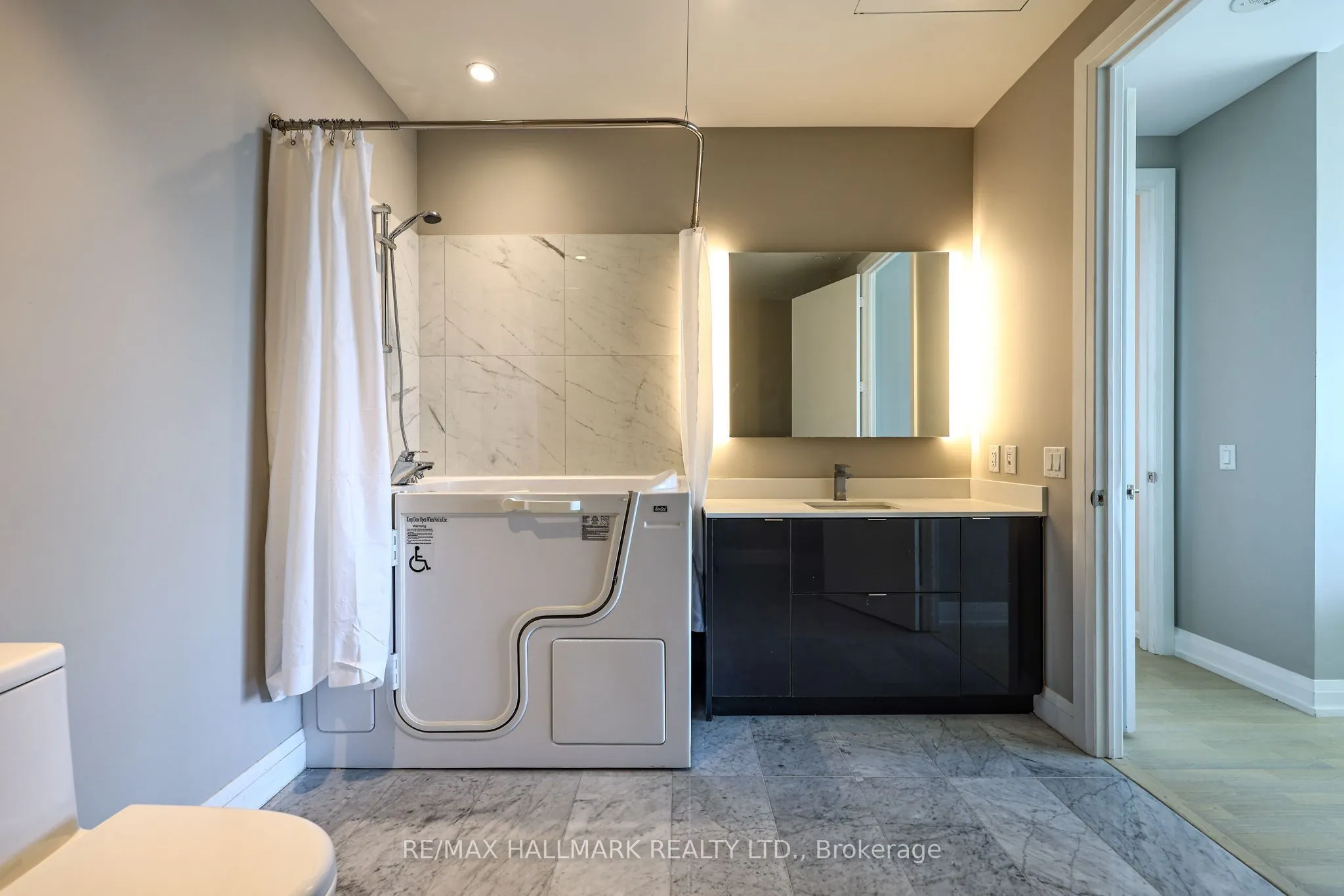 7 Grenville Street #6005