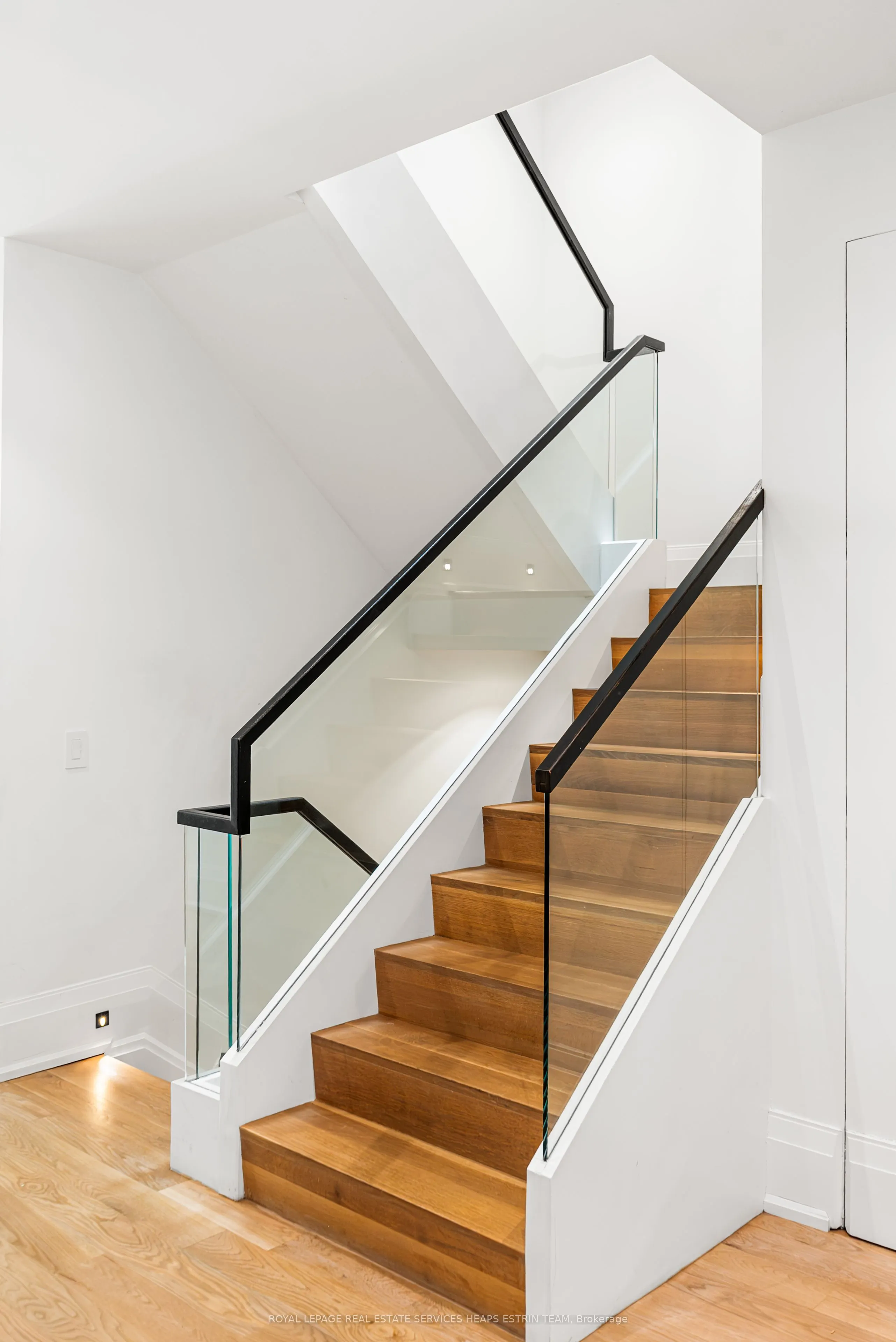 20 Whitney Avenue