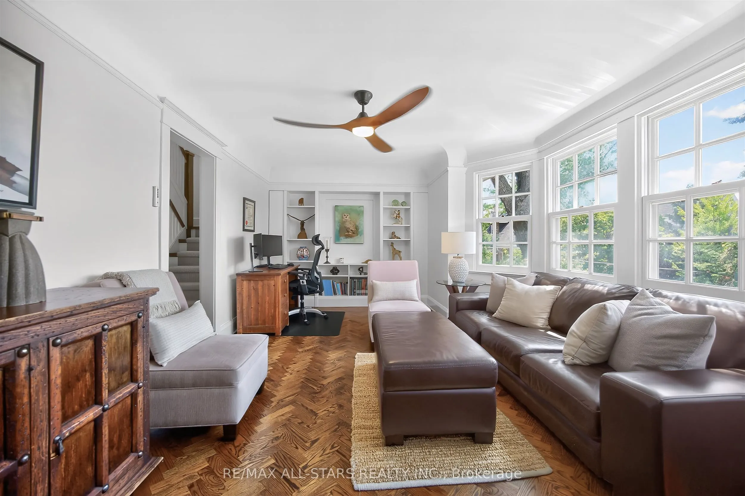 30 Edgewood Crescent