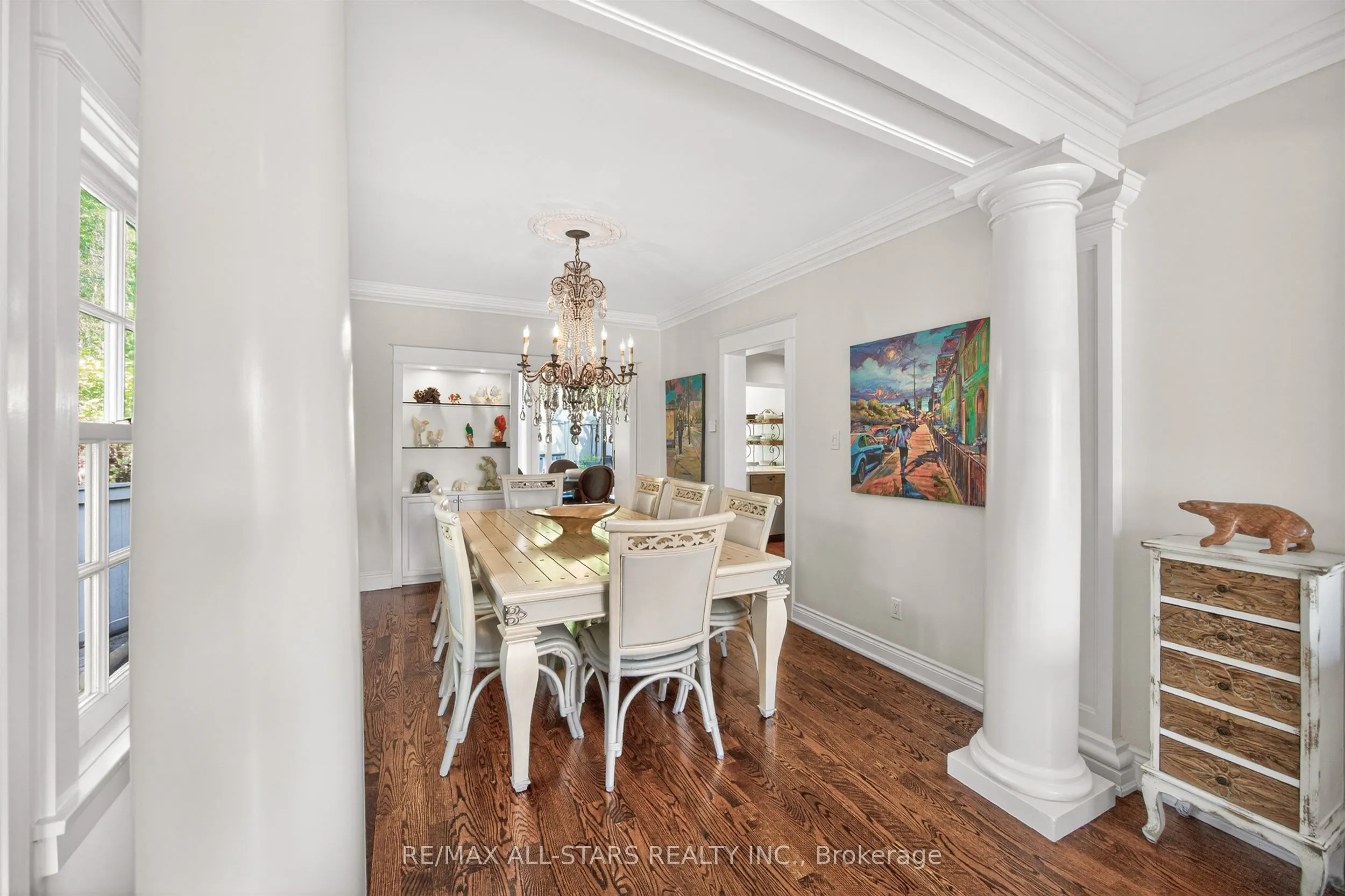 30 Edgewood Crescent