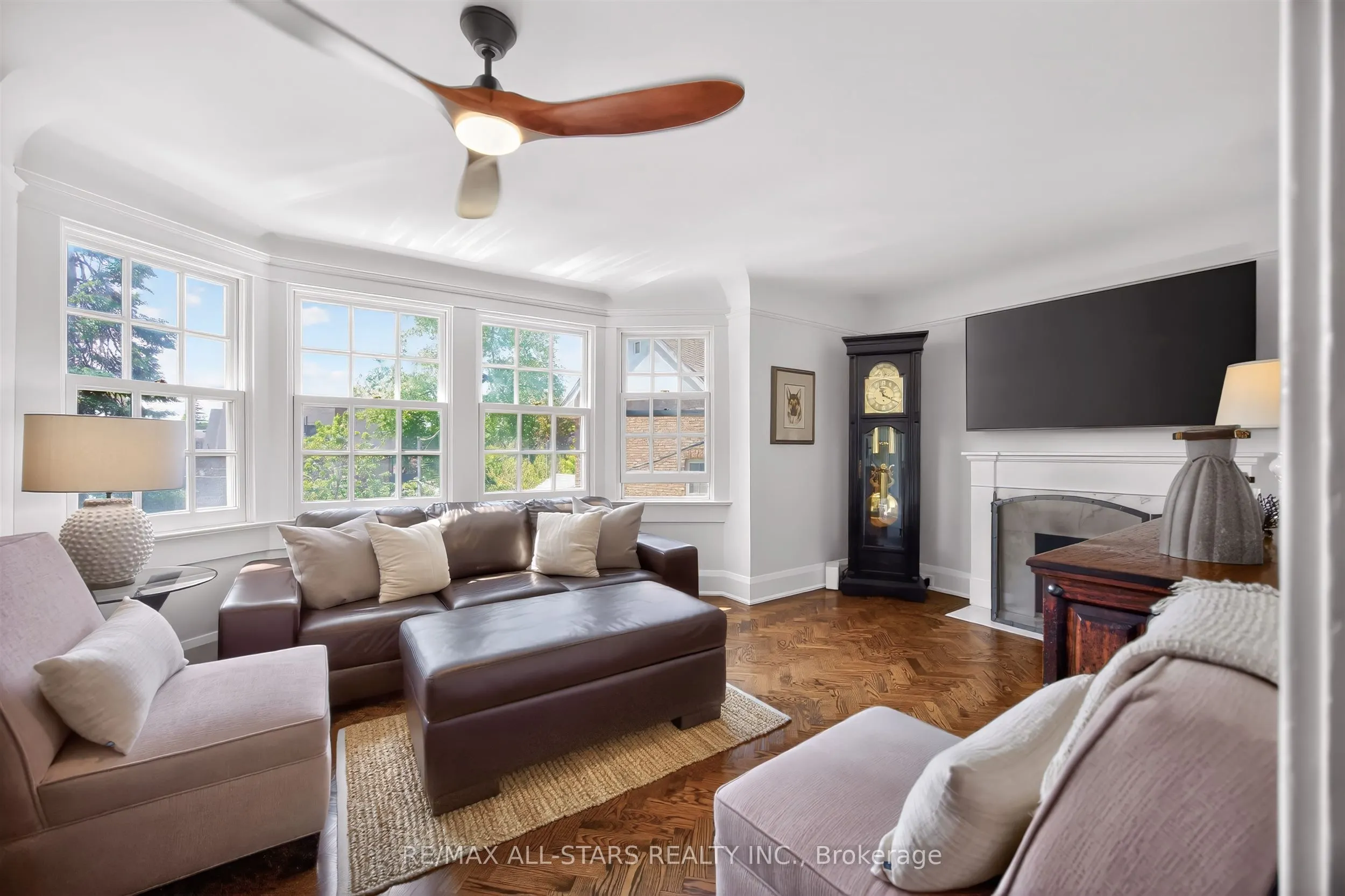 30 Edgewood Crescent