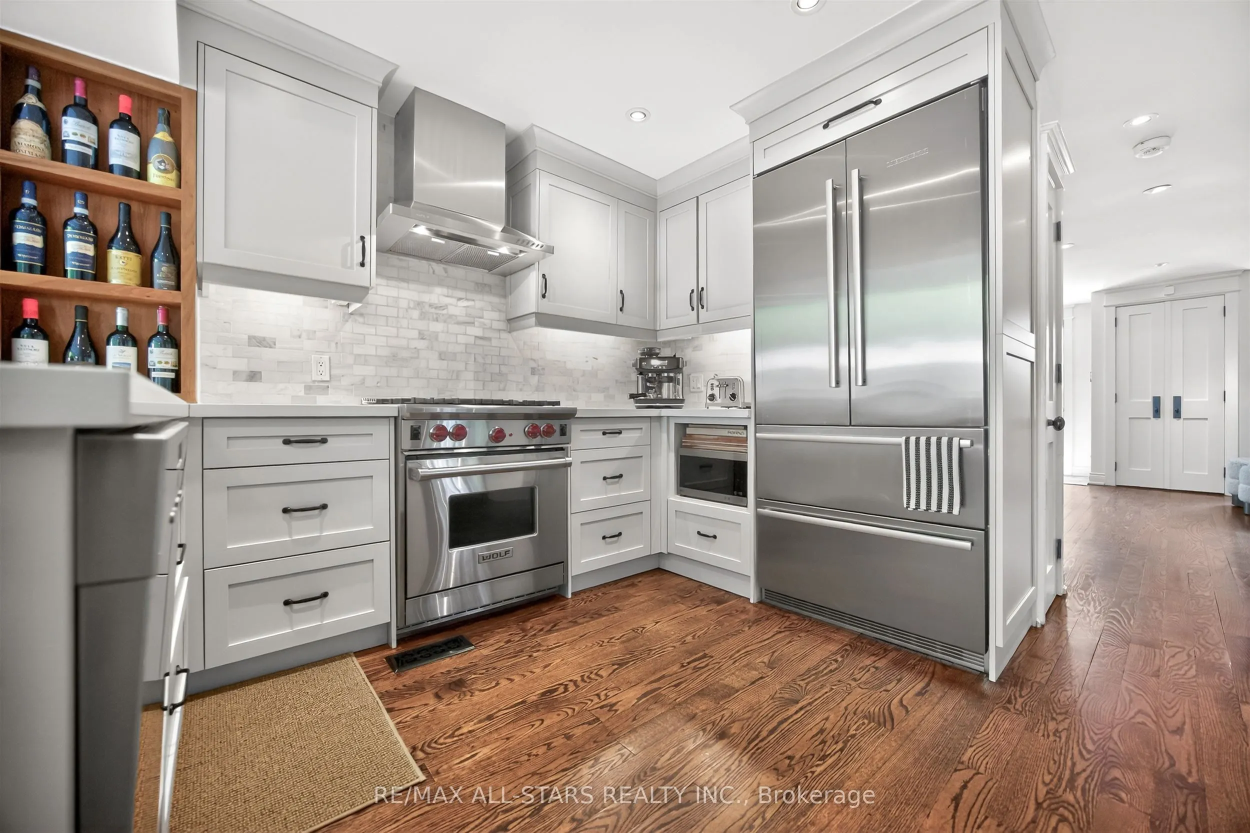 30 Edgewood Crescent