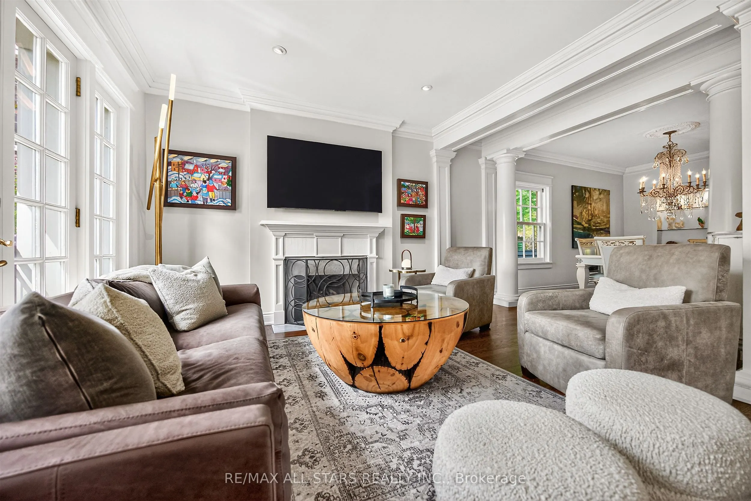 30 Edgewood Crescent