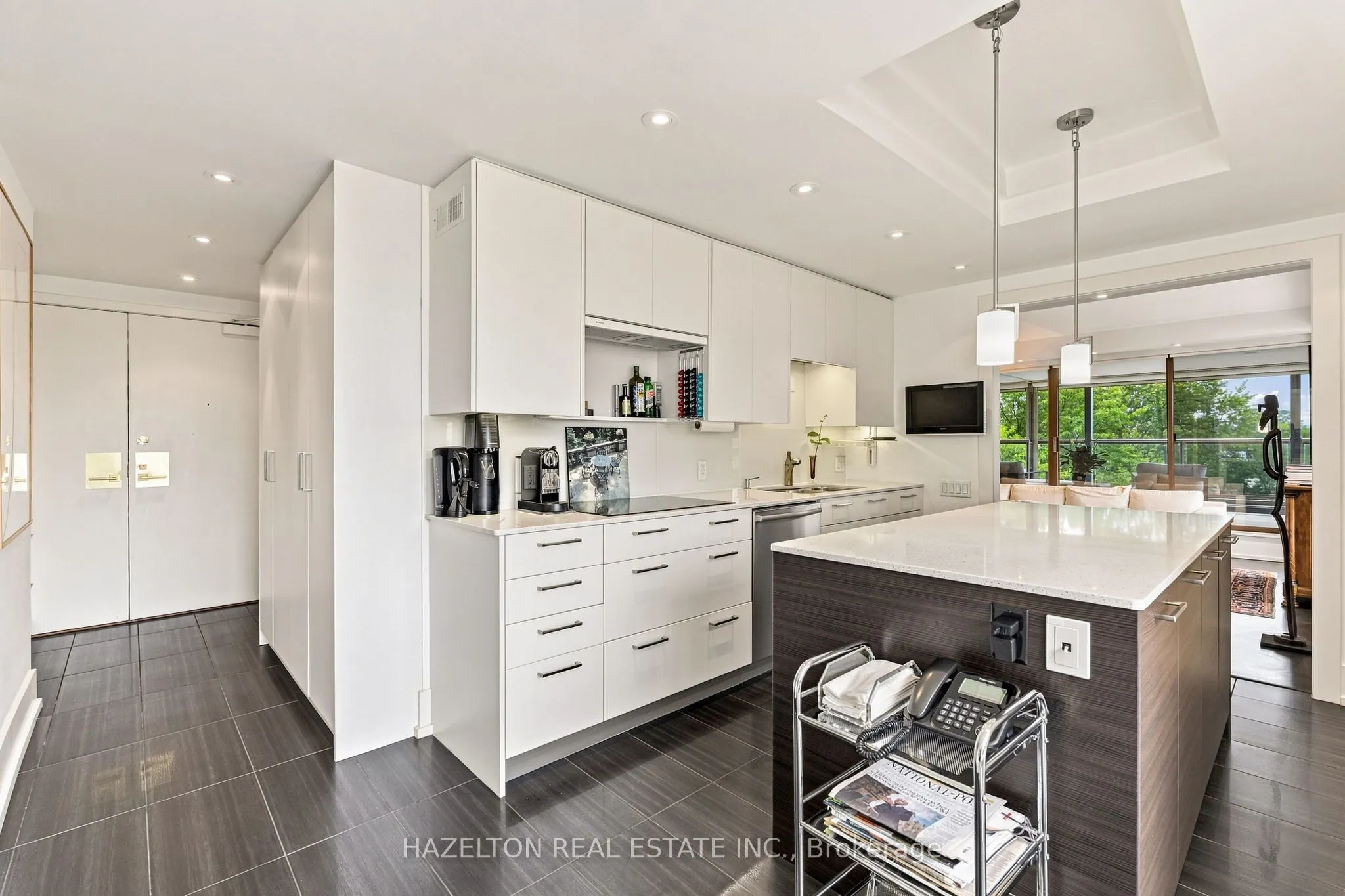 4 Lowther Avenue #605