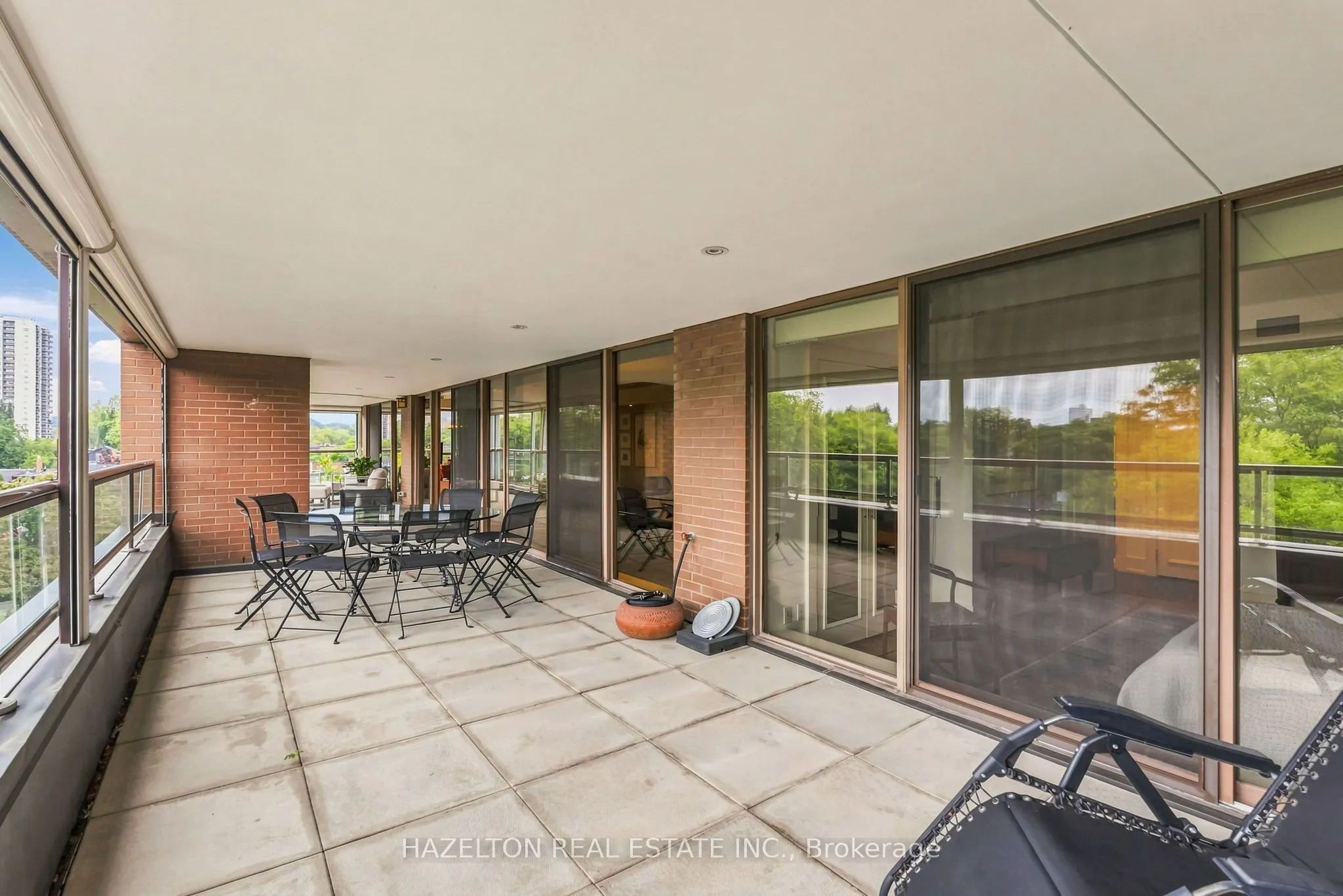 4 Lowther Avenue #605