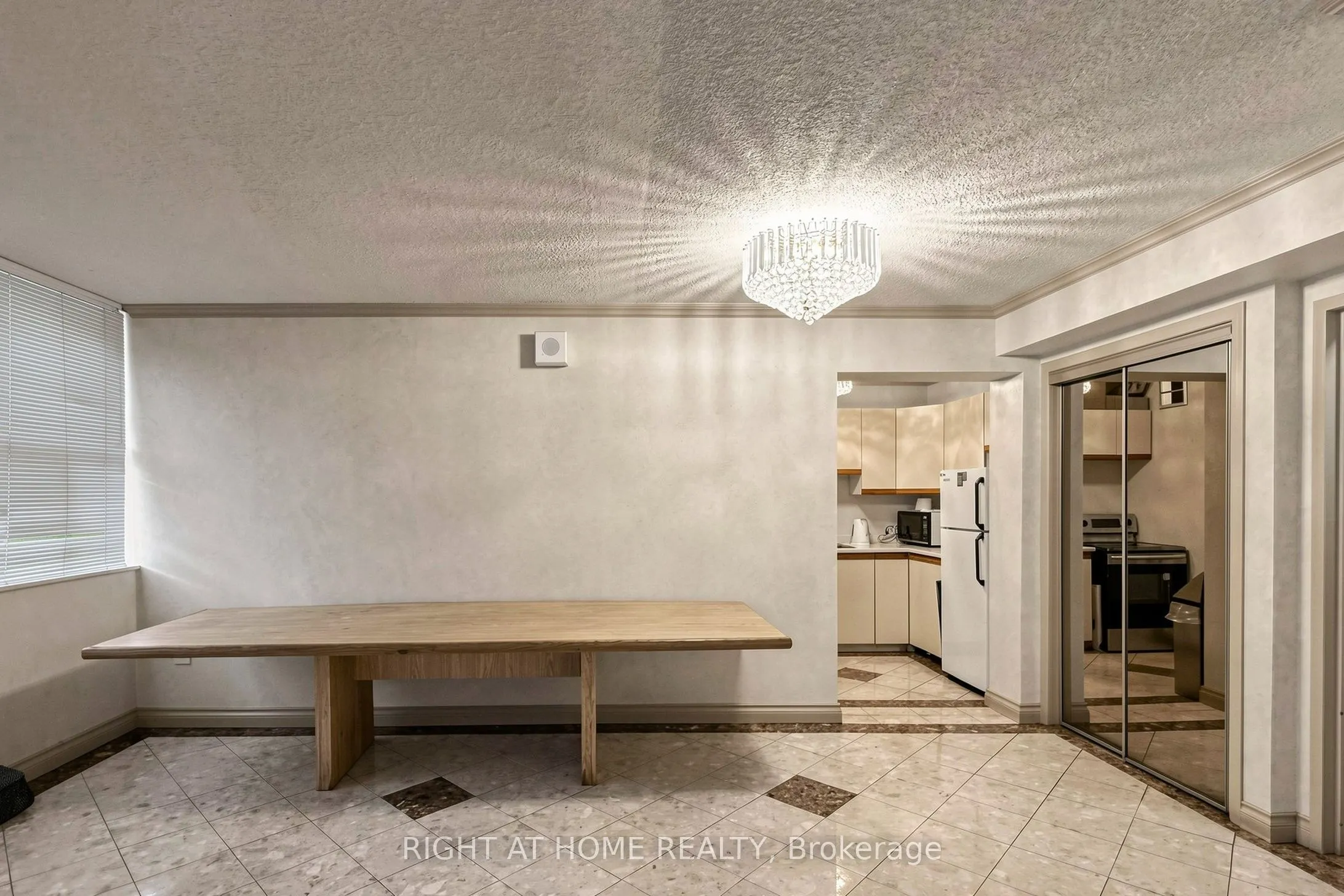 205 Hilda Avenue #2212