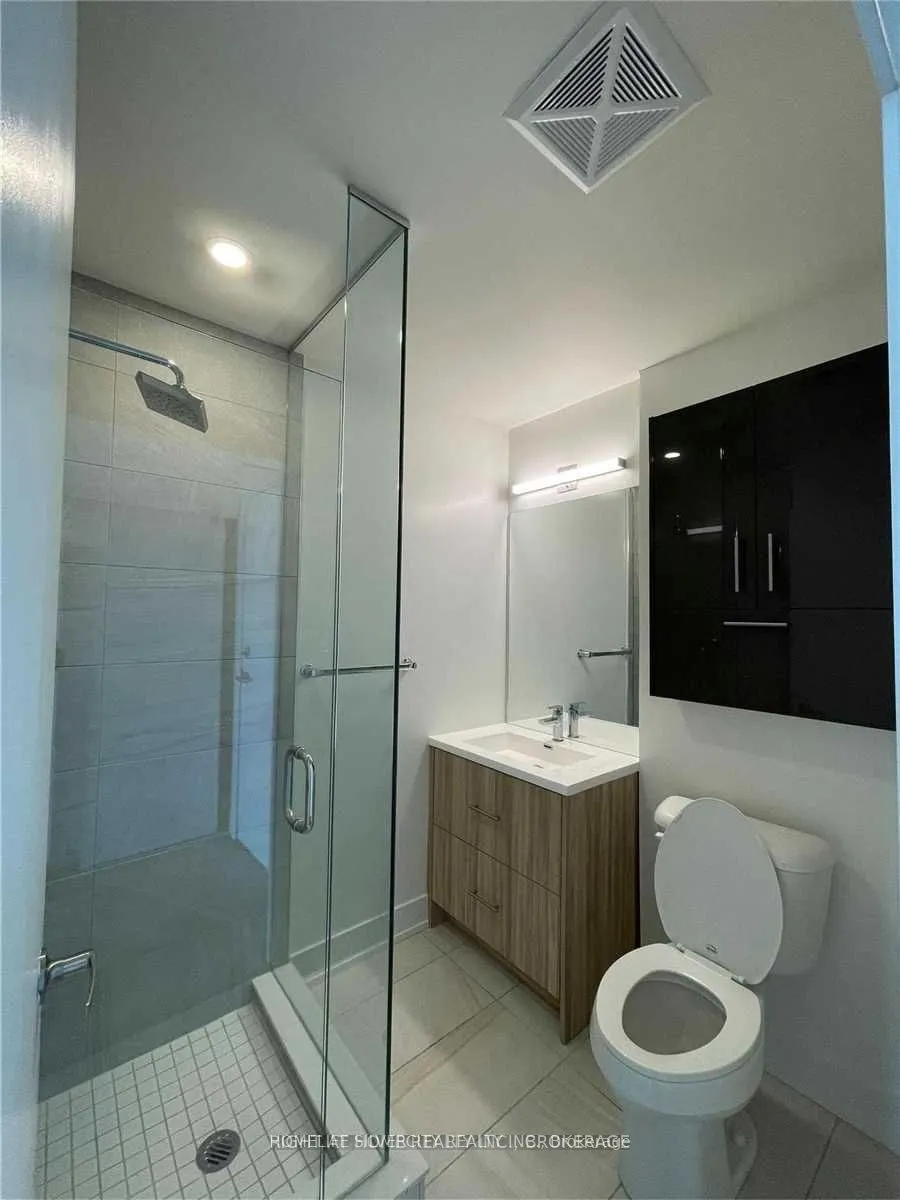 180 Fairview Mall Drive #2006