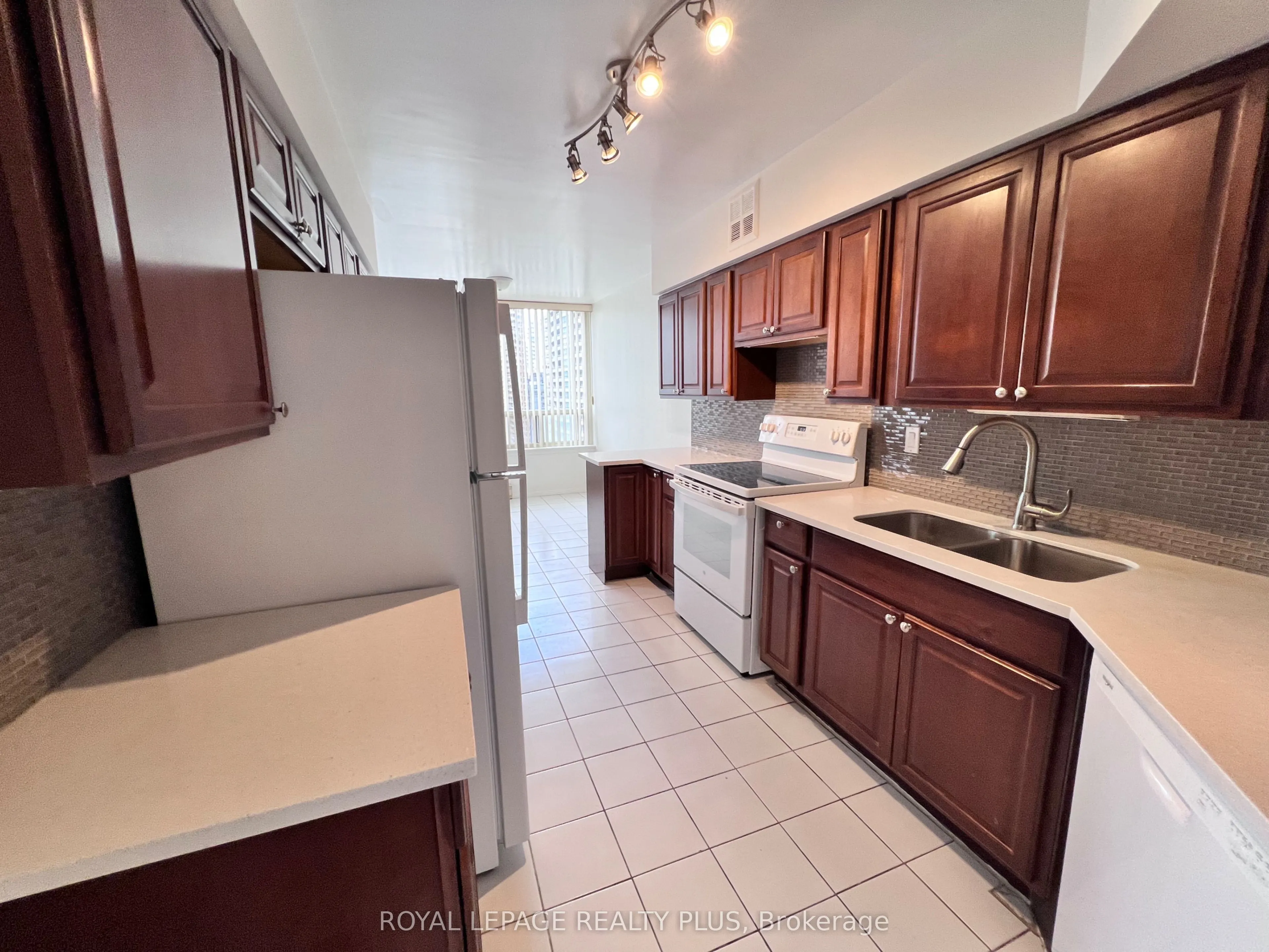 30 Greenfield Avenue #1714