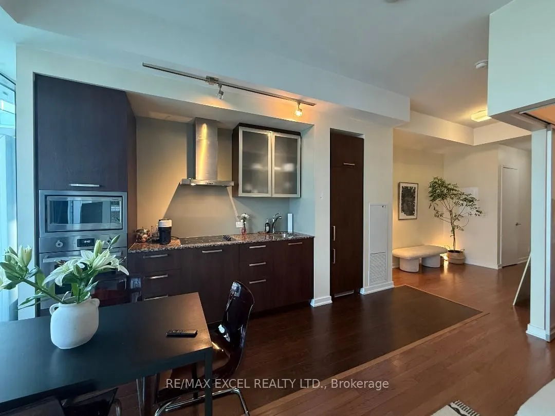 14 York Street #3704