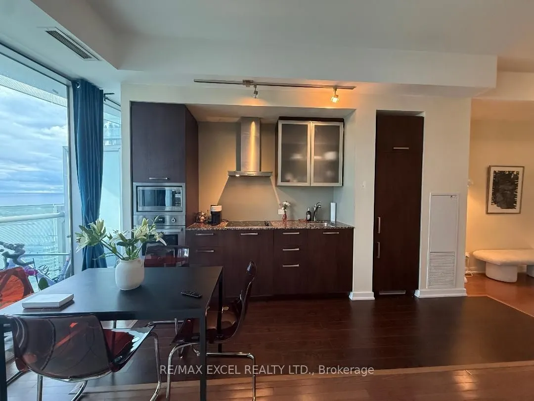 14 York Street #3704