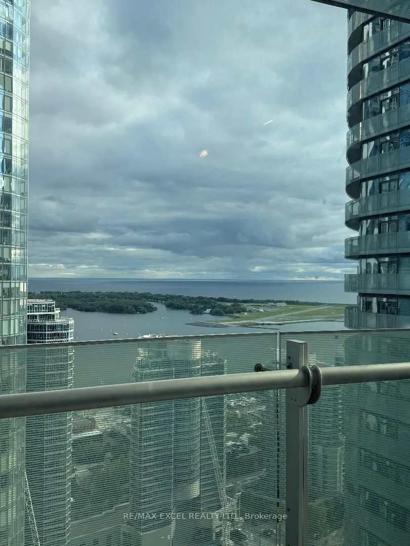 14 York Street #3704