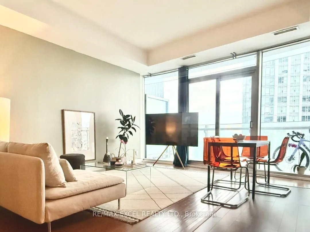 14 York Street #3704