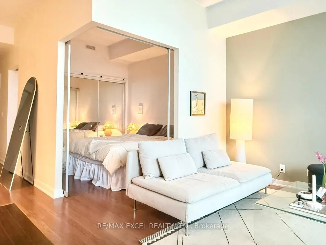 14 York Street #3704