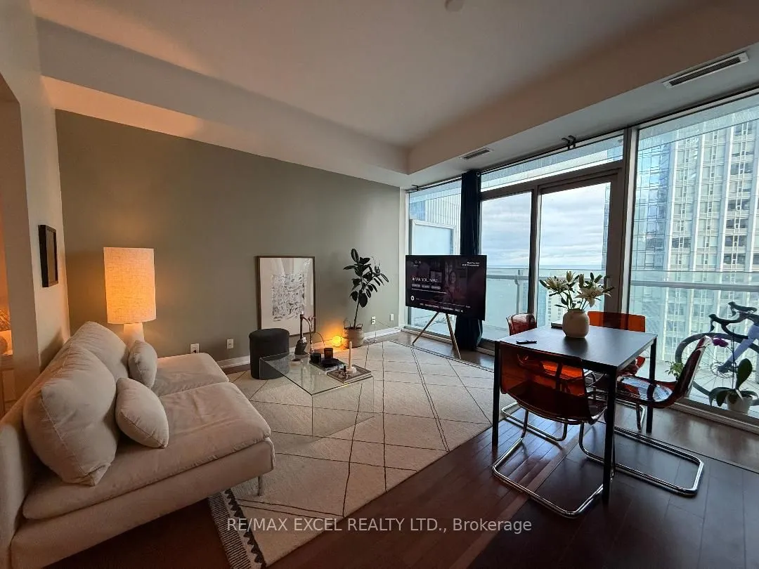 14 York Street #3704