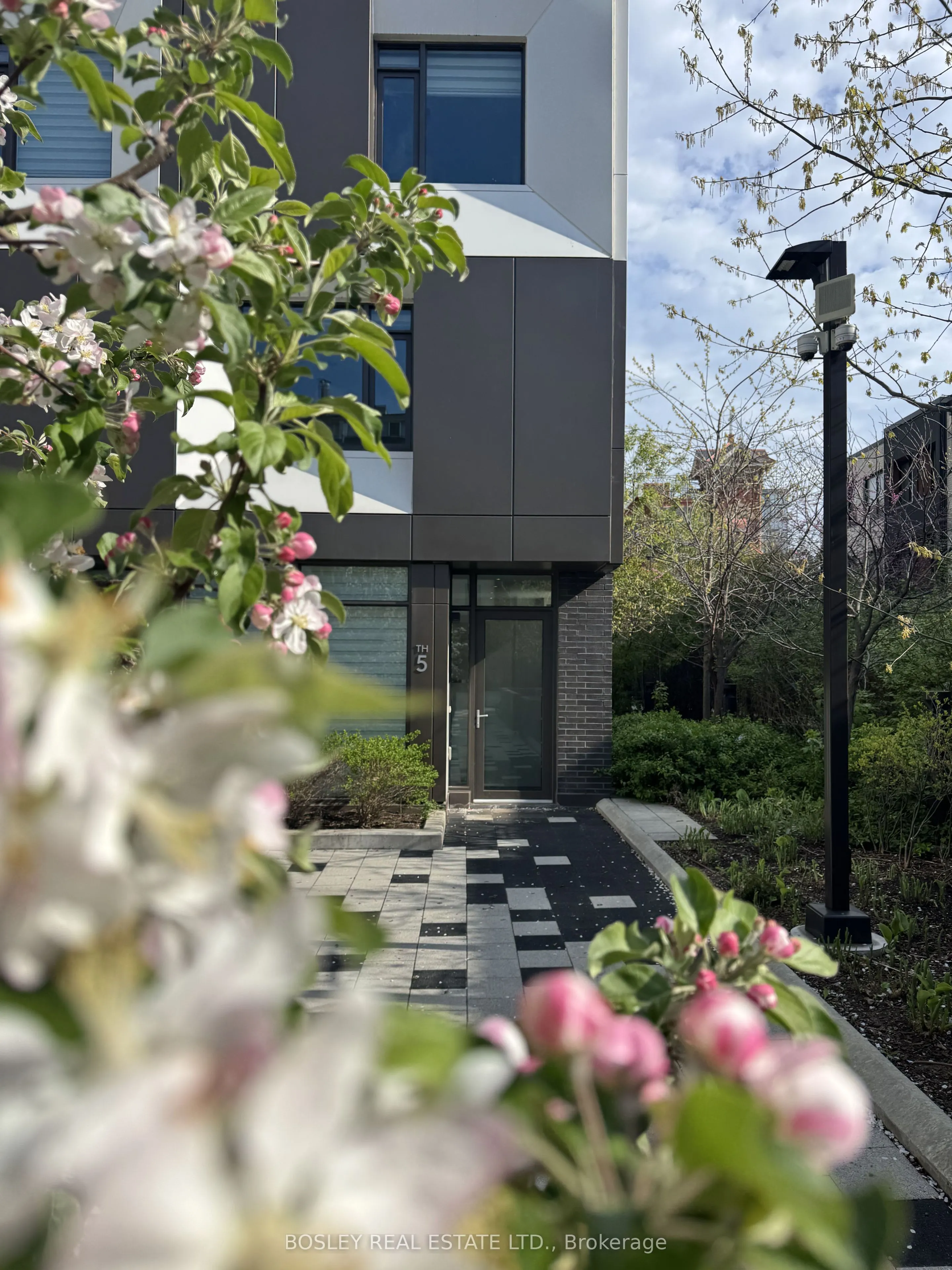 51 Paul Lane Gardens #TH05