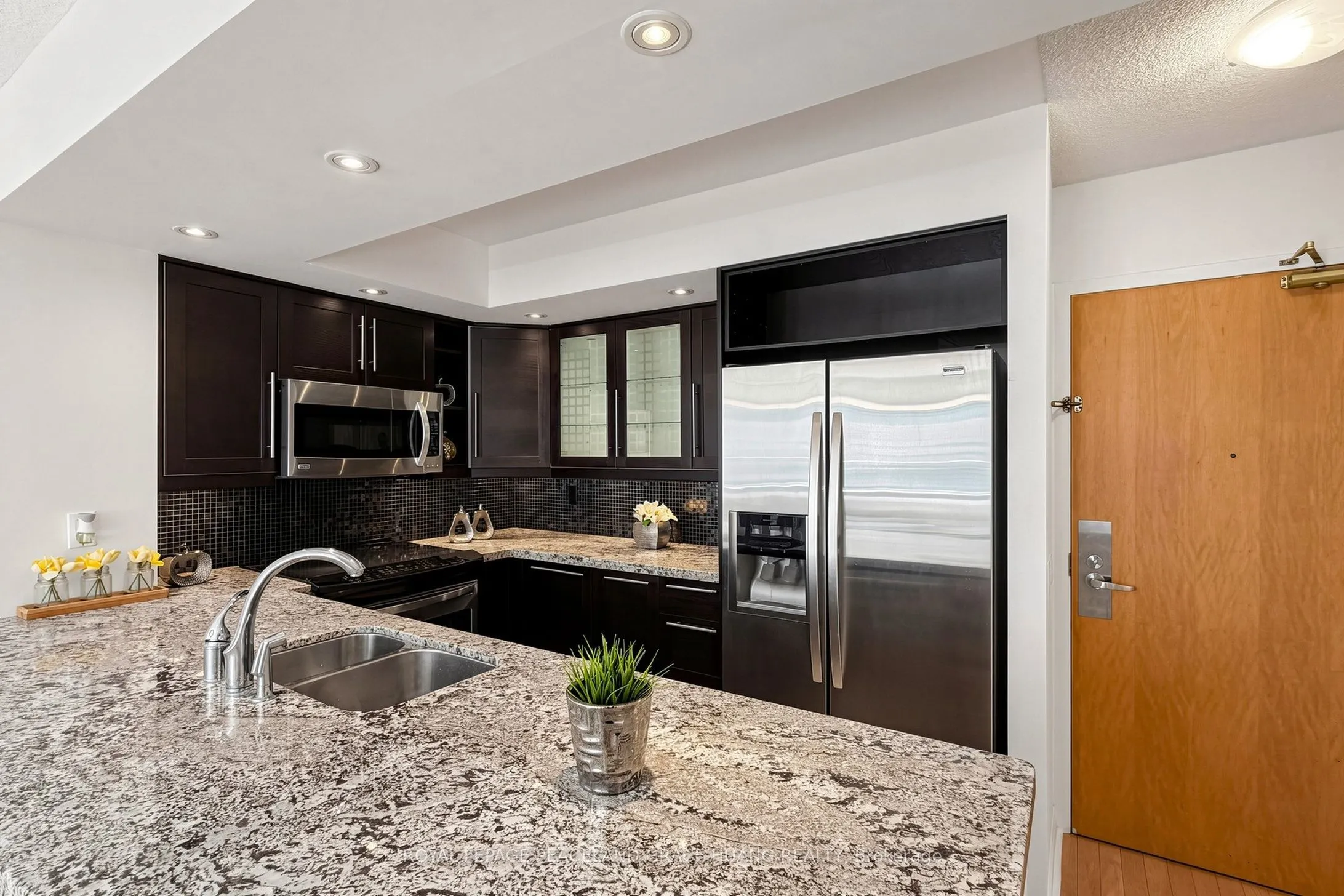 5 Rosehill Avenue #609