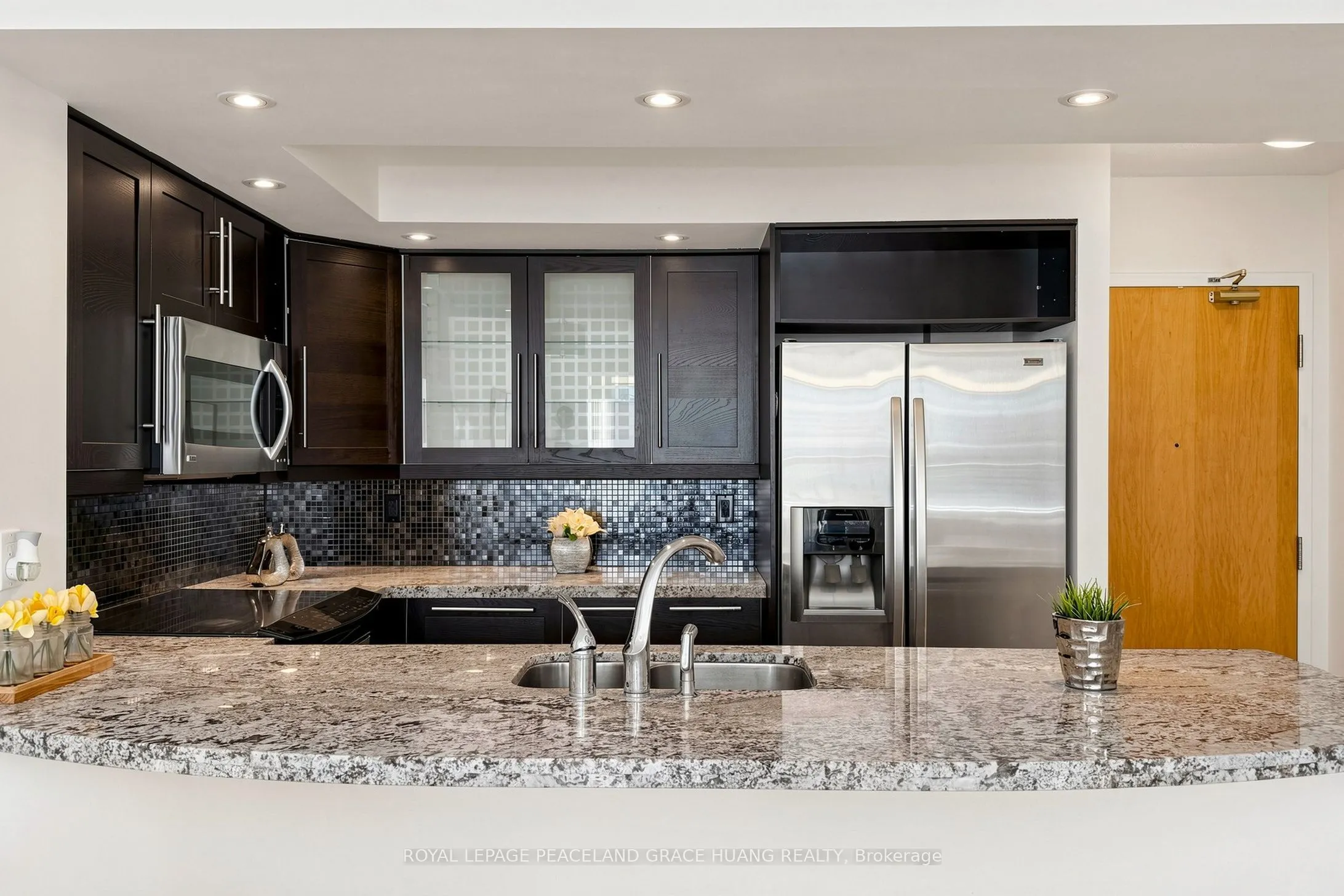 5 Rosehill Avenue #609