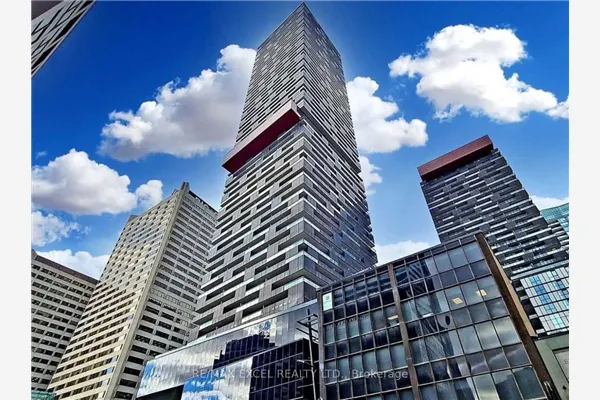 8 Eglinton Avenue E